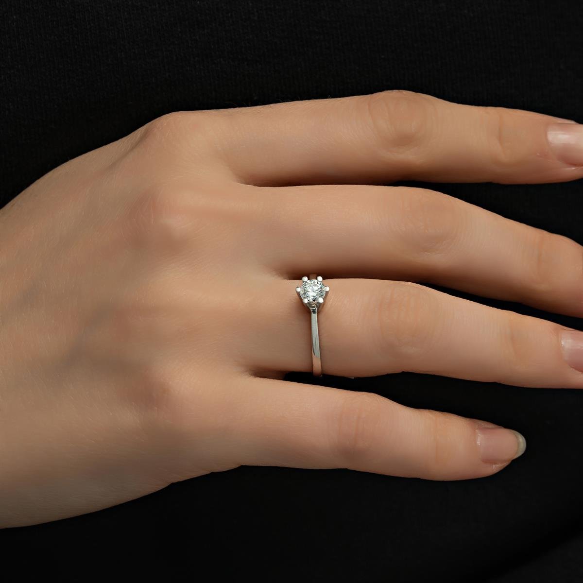 6 Tırnaklı Swarovski Taşlı Gümüş  Yüzük