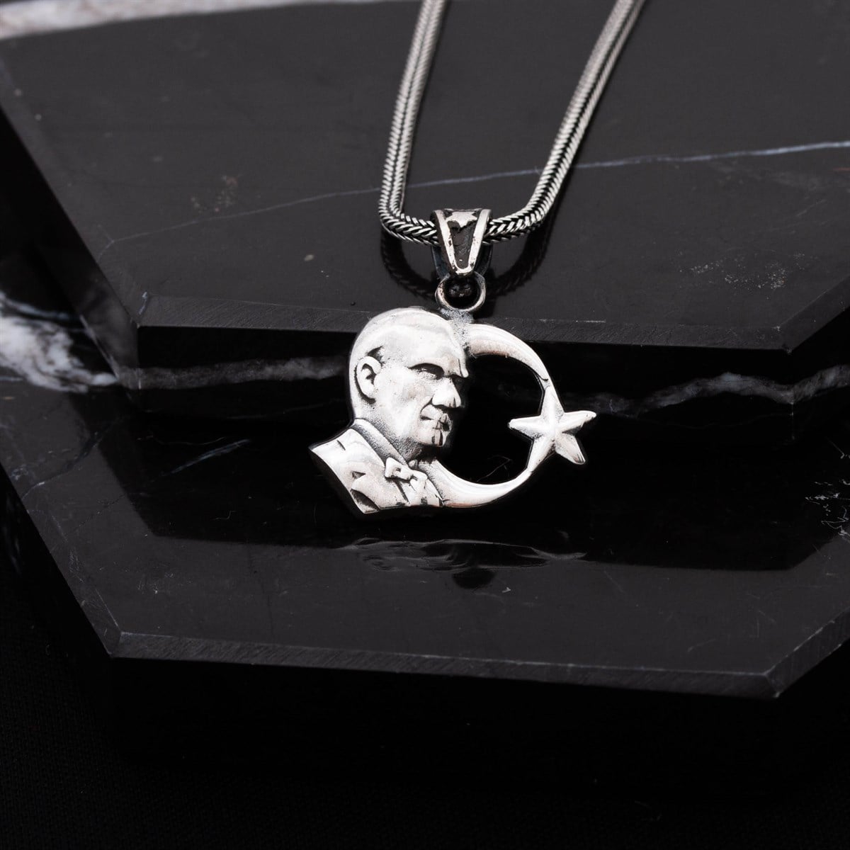 Atatürk Portreli Ayyıldız Gümüş Erkek Kolye