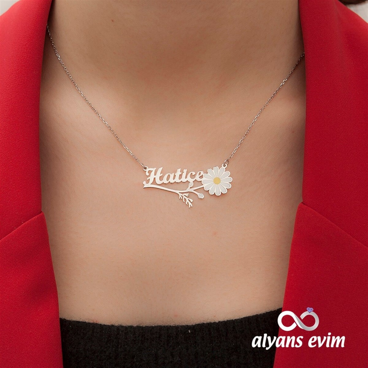 Gümüş Yonca İsimli kolye