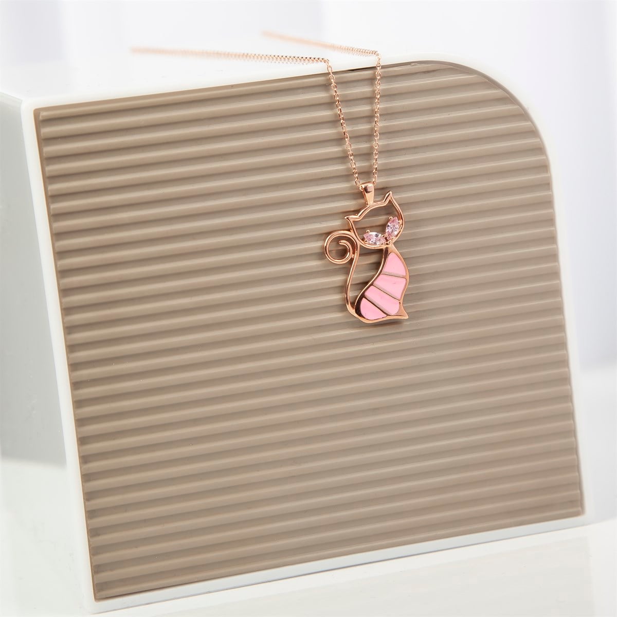 Pembe Kedi Modeli Rodyum Kaplama 925 Gümüş Kadın Kolye
