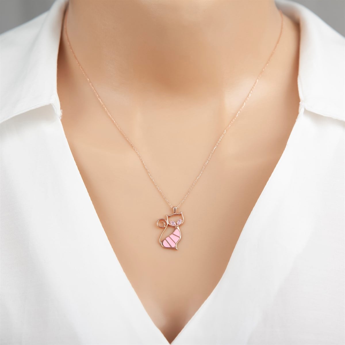 Pembe Kedi Modeli Rodyum Kaplama 925 Gümüş Kadın Kolye