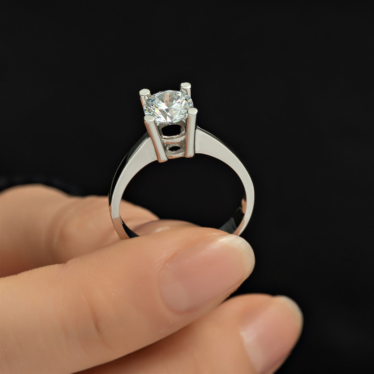 Pırlanta Montür Swarovski Taşlı Gümüş  Yüzük