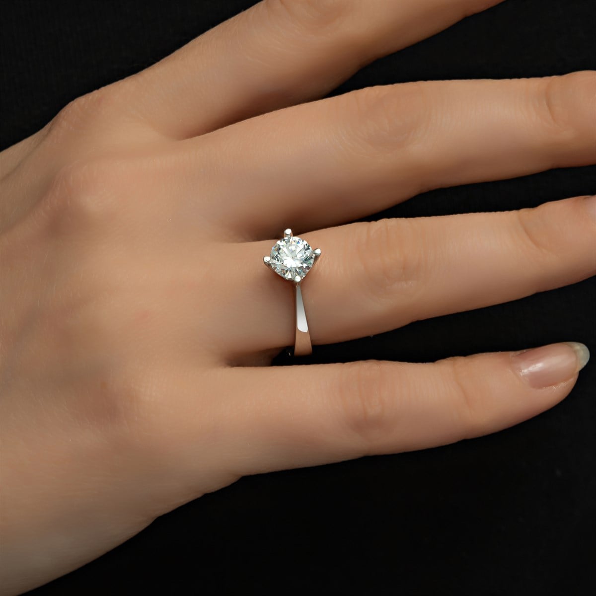 Yeni Tasarım Swarovski Taşlı Gümüş Tektaş Yüzük