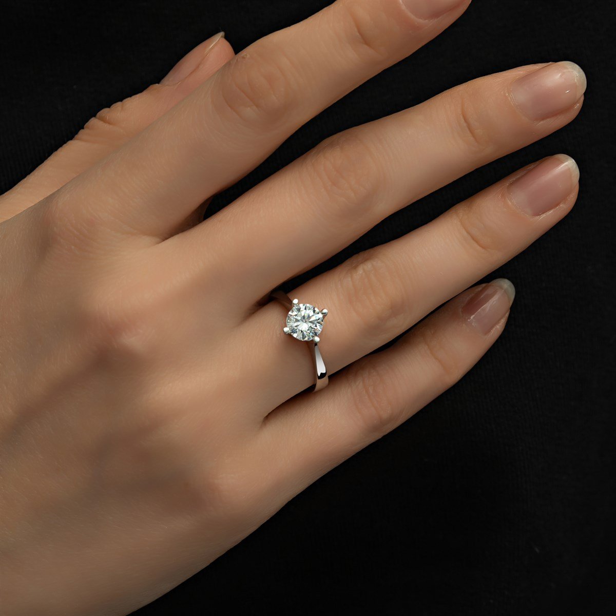Yeni Tasarım Swarovski Taşlı Gümüş Tektaş Yüzük