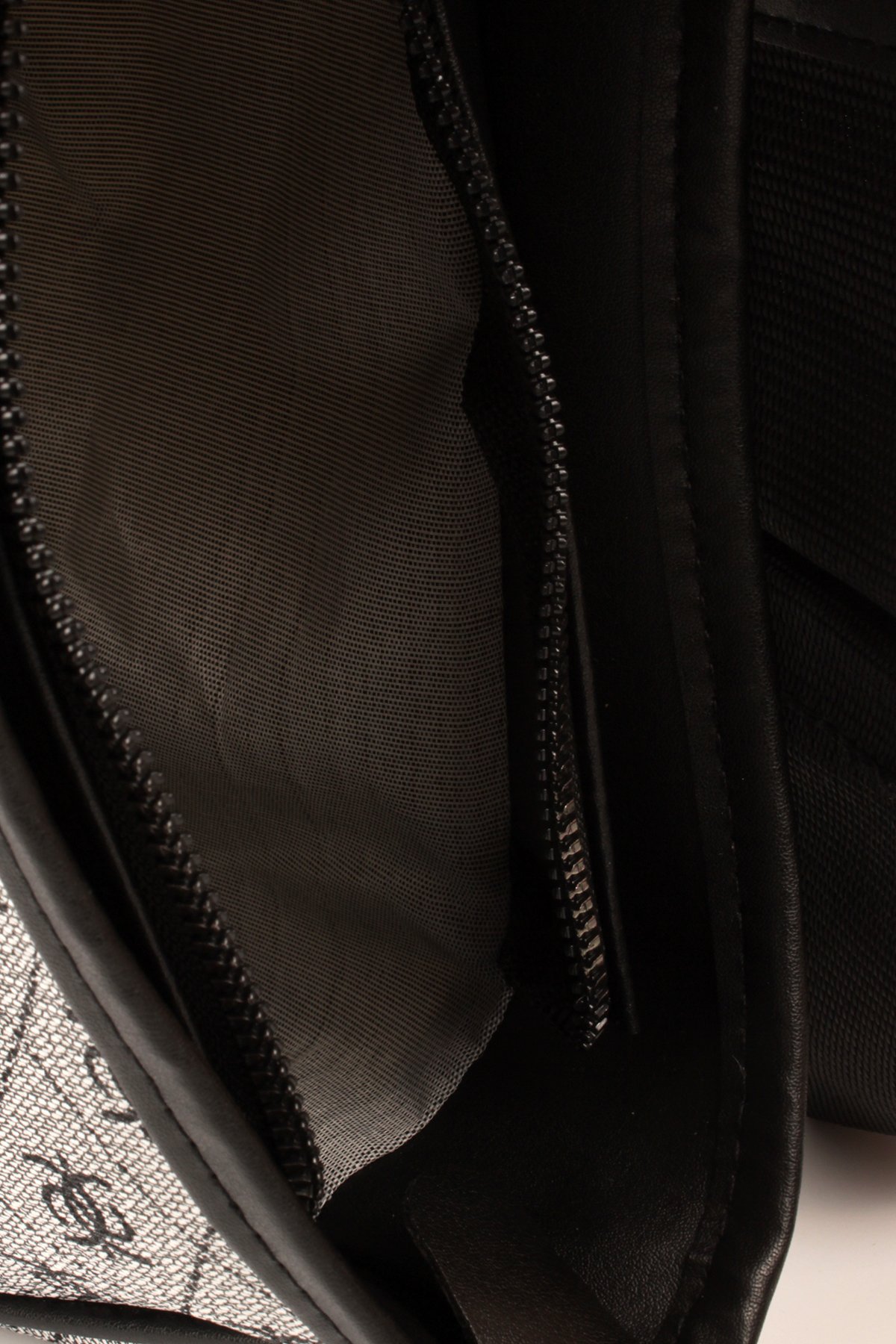 LWE20820-SyhTalhaLuwwe Bag'sKadın Desenli Deri Fermuarlı Kapama Kolon Askılı Astarlı Baget Tarz Omuz Çantası (20820)