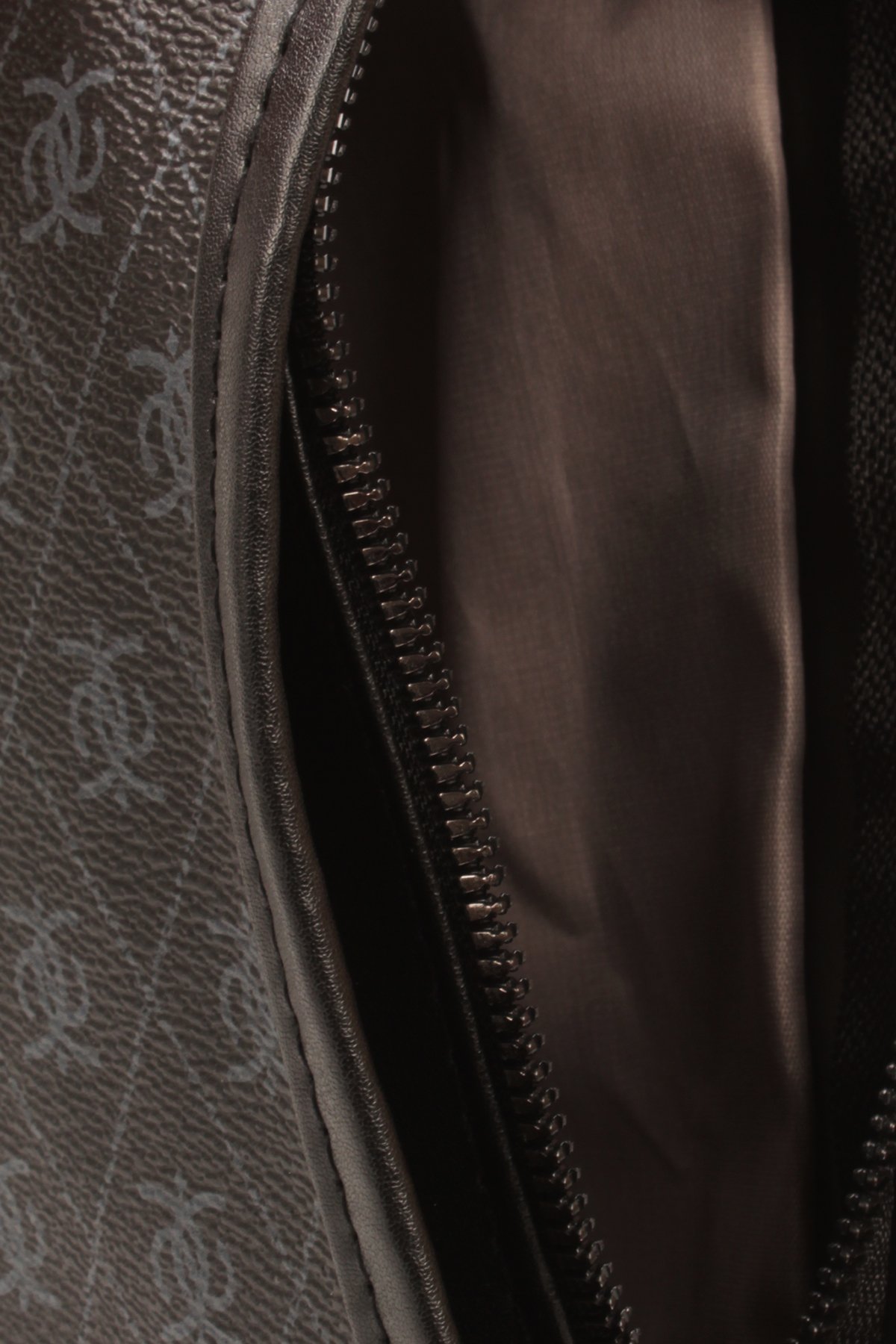 LWE20820-SyhTalhaLuwwe Bag'sKadın Desenli Deri Fermuarlı Kapama Kolon Askılı Astarlı Baget Tarz Omuz Çantası (20820)