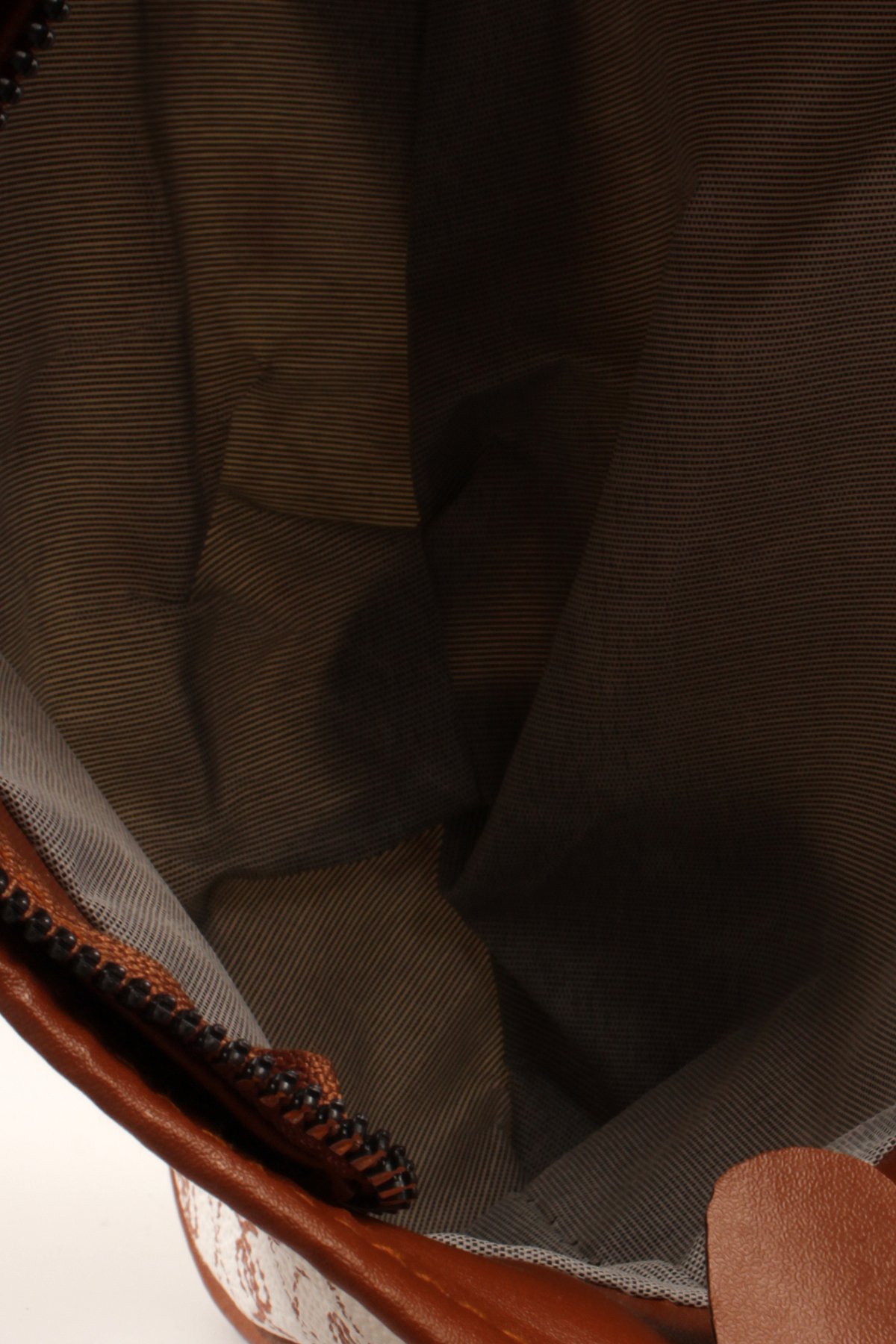 LWE20820-SyhTalhaLuwwe Bag'sKadın Desenli Deri Fermuarlı Kapama Kolon Askılı Astarlı Baget Tarz Omuz Çantası (20820)