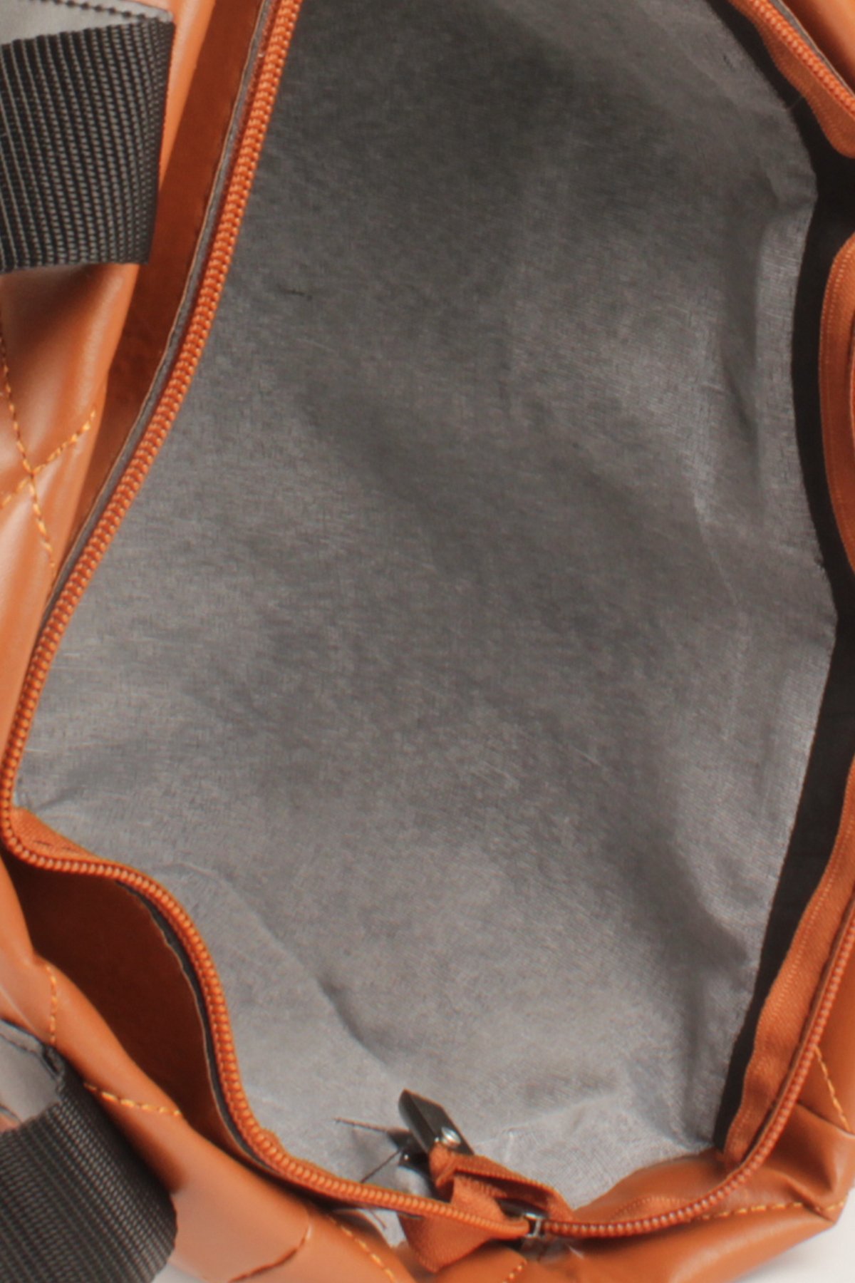 LWE20776-SyhLuwweBagsLuwwe Bag'sKadın Kapitoneli Yazı Detaylı Şişme Tarz Kolon Askılı Tote Omuz Çanta (20776)