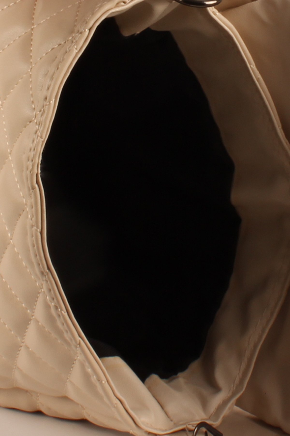 LWE20736-SyhTalhaLuwwe Bag'sKadın Kolon Askılı Kapitoneli Özel Nakışlı Kapaklı Omuz Çantası (20736)