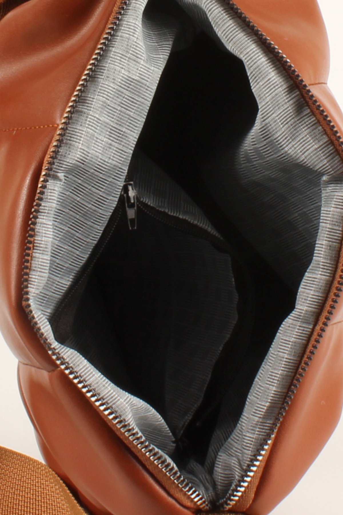 LWE1733-SyhTalhaLuwwe Bag'sKadın Kolon Askılı Yan Cepli Kapitoneli Nakışlı Orta Boy Omuz Çantası (1733)