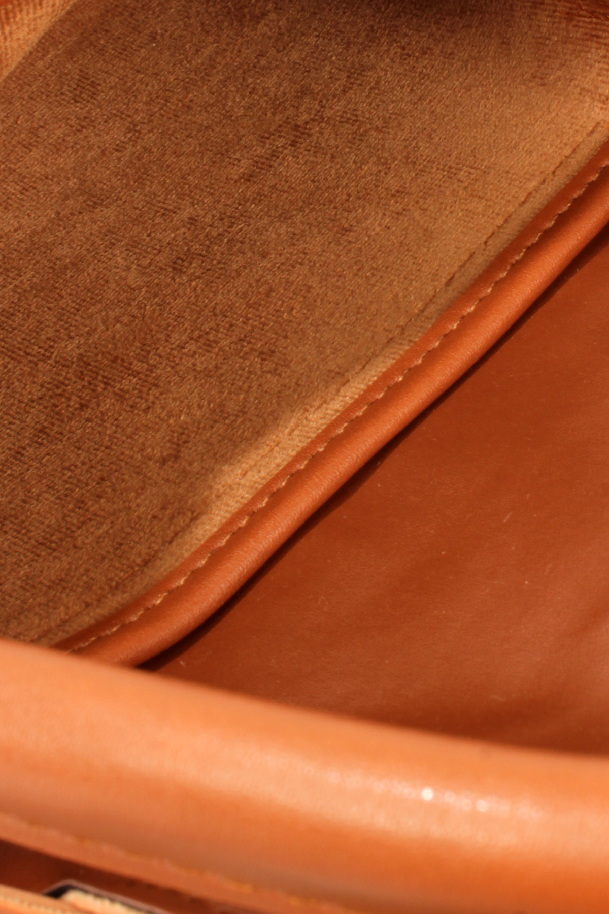 LWE10802-SyhTalhaLuwwe Bag'sKadın Omuz Askılı Kapaklı Kapama Yazı Detaylı El Ve Omuz Çantası (10802)