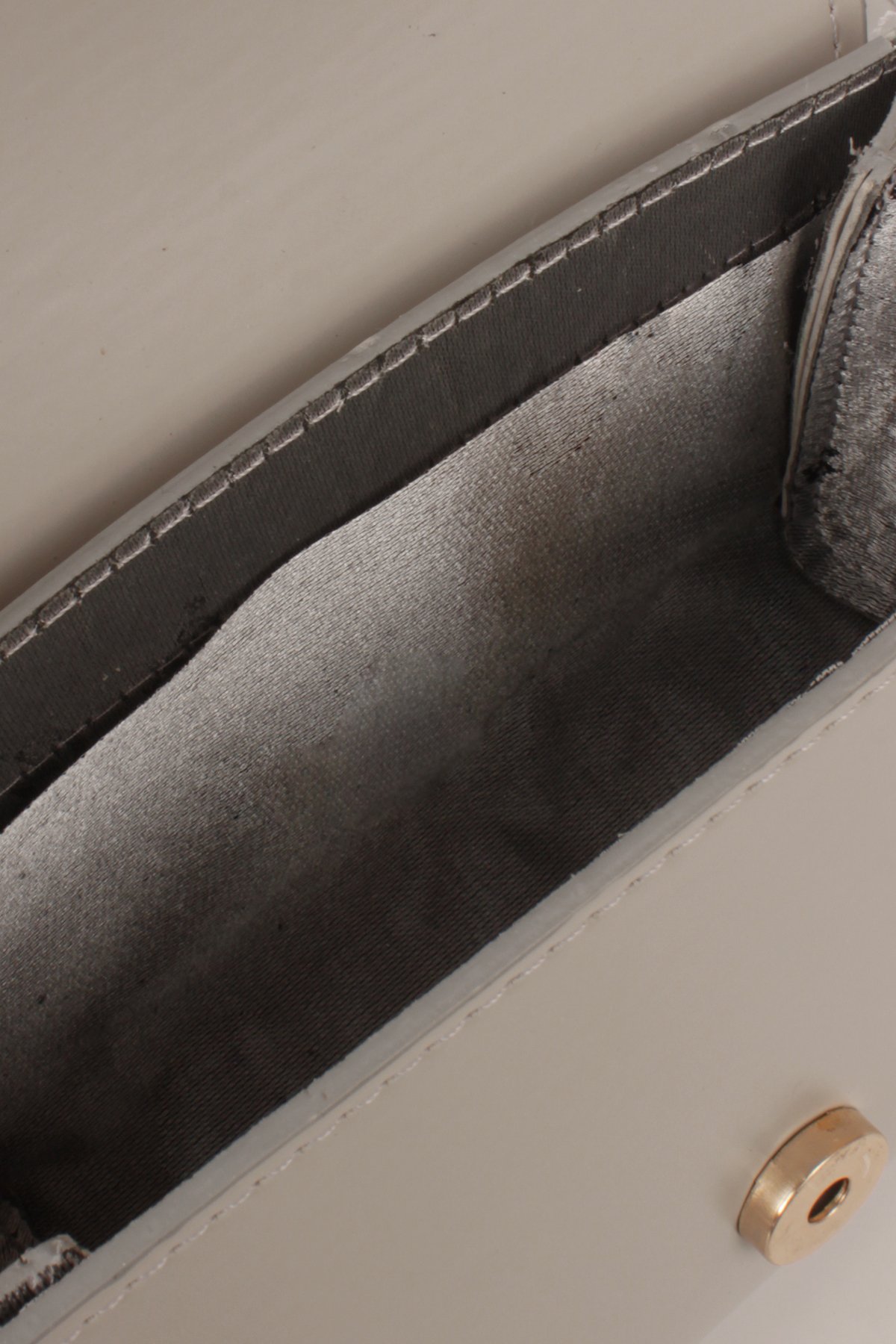 LWE1843-SyhTalhaLuwwe Bag'sKadın Şişe Dibli El Saplı Omuz Askılı Üst Kapaklı Kararmaz Aksesuarlı Mini El ve Omuz Çantası (1843)