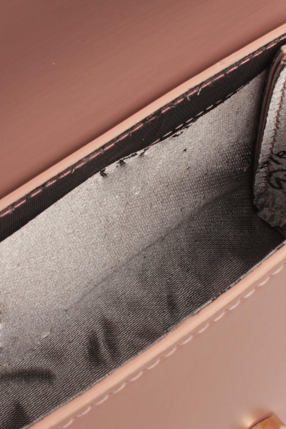 LWE1843-SyhTalhaLuwwe Bag'sKadın Şişe Dibli El Saplı Omuz Askılı Üst Kapaklı Kararmaz Aksesuarlı Mini El ve Omuz Çantası (1843)