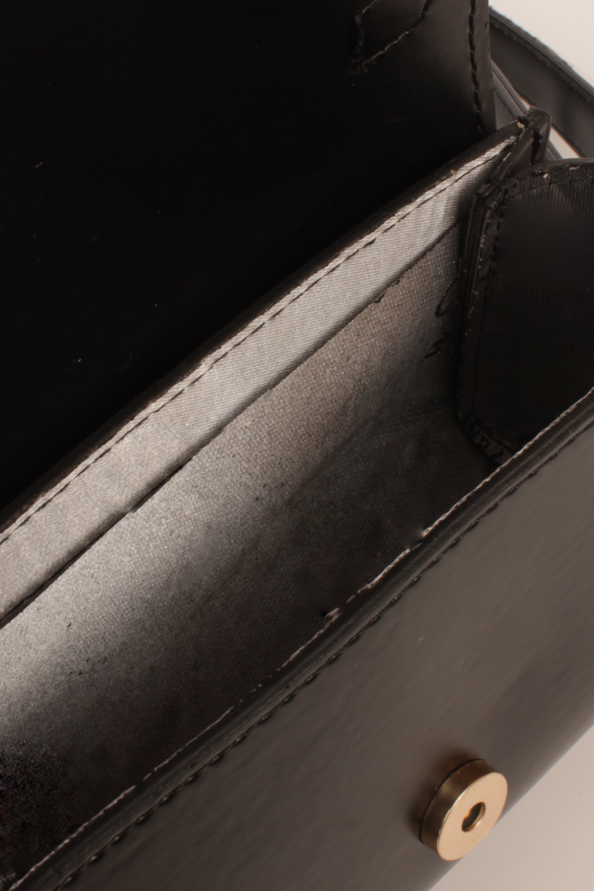 LWE1843-SyhTalhaLuwwe Bag'sKadın Şişe Dibli El Saplı Omuz Askılı Üst Kapaklı Kararmaz Aksesuarlı Mini El ve Omuz Çantası (1843)