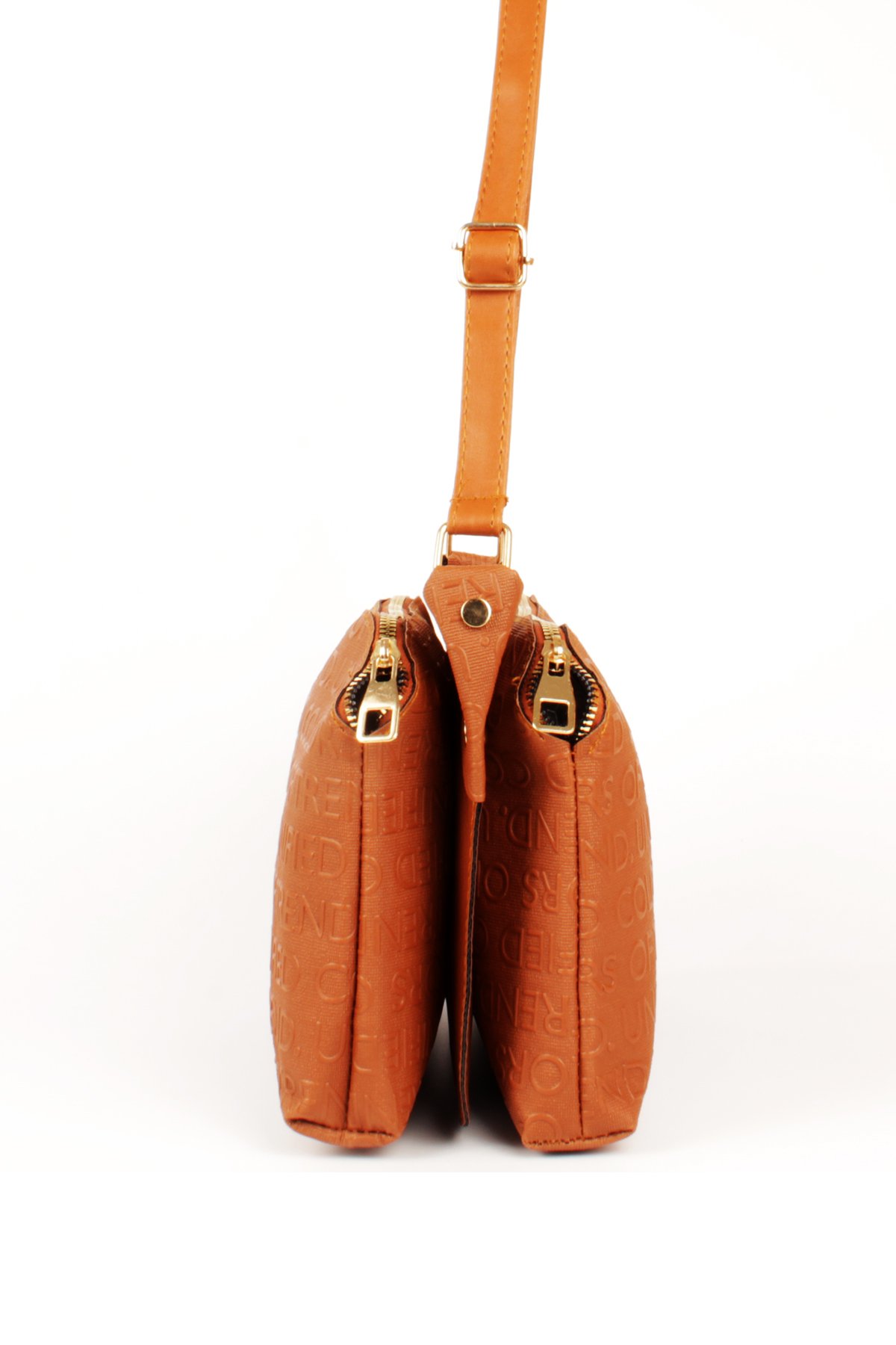 LWE1724-SyhLuwweBagsLuwwe Bag'sKadın Üç Bölmeli Fermuarlı Yazı Detaylı Yoncalı Omuz Çantası (1724)