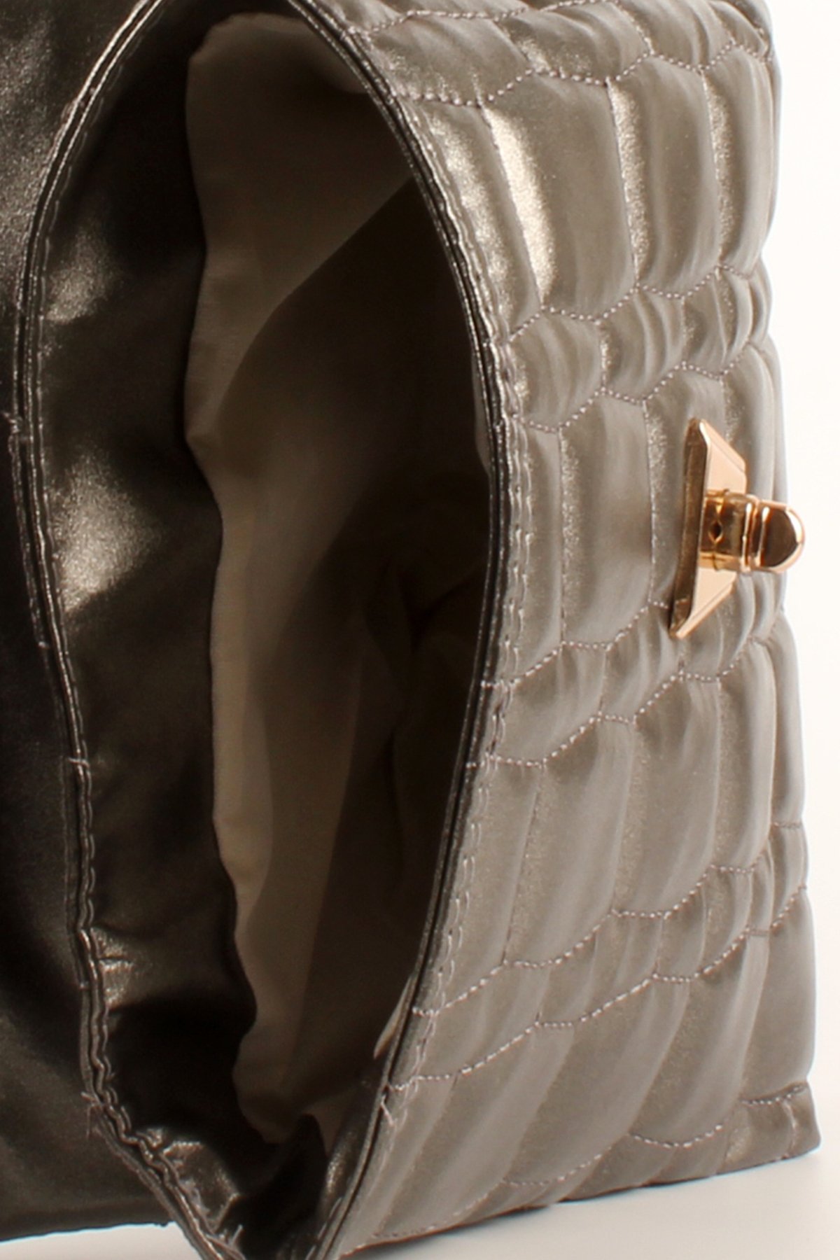 LWE20713-SyhTalhaLuwwe Bag'sKadın Zincir Askılı Nakışlı Kilitli Kapama Omuz Çantası (20713)