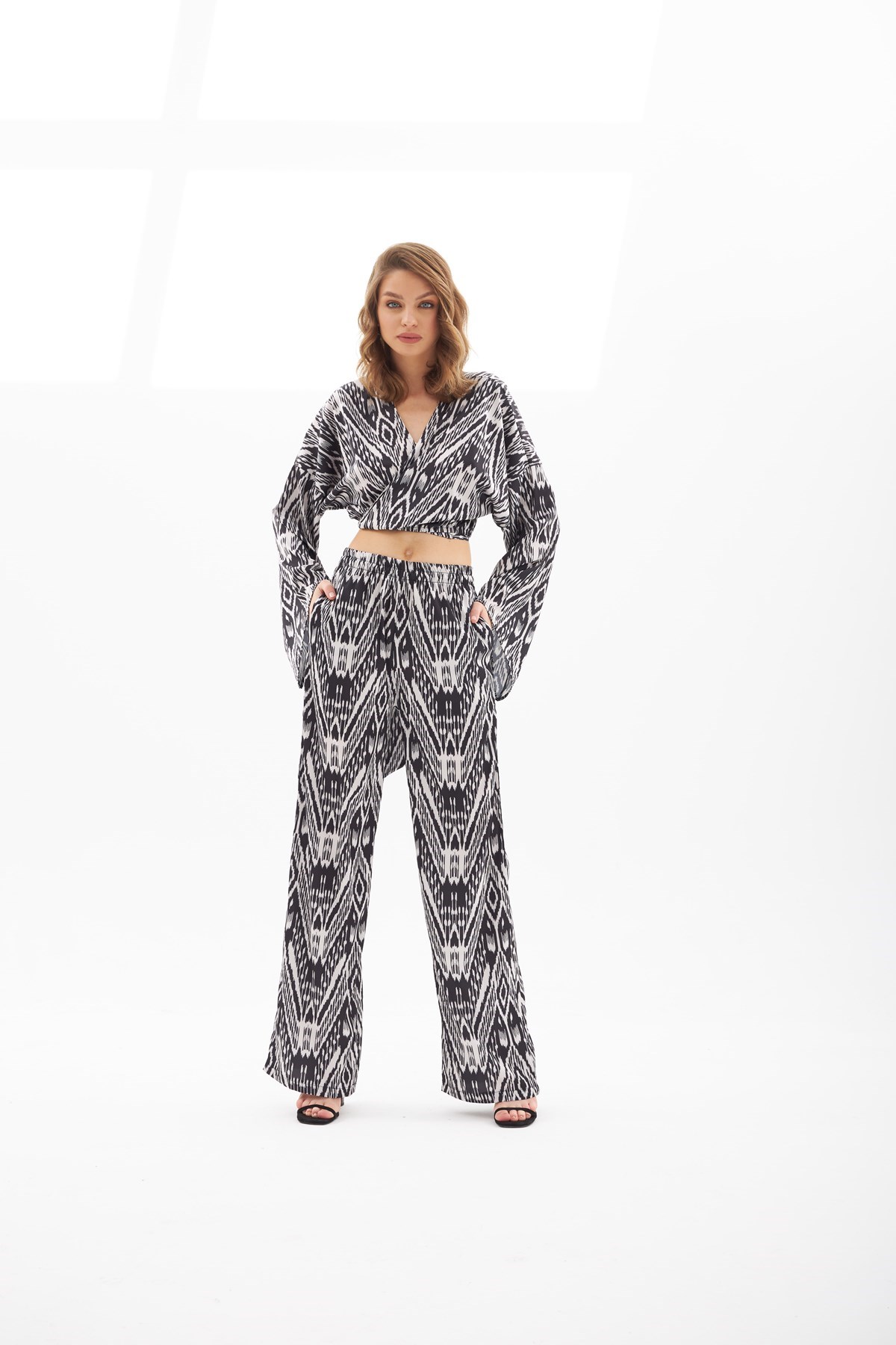 Alexis Crop Kruvaze Zebra Desenli Takım