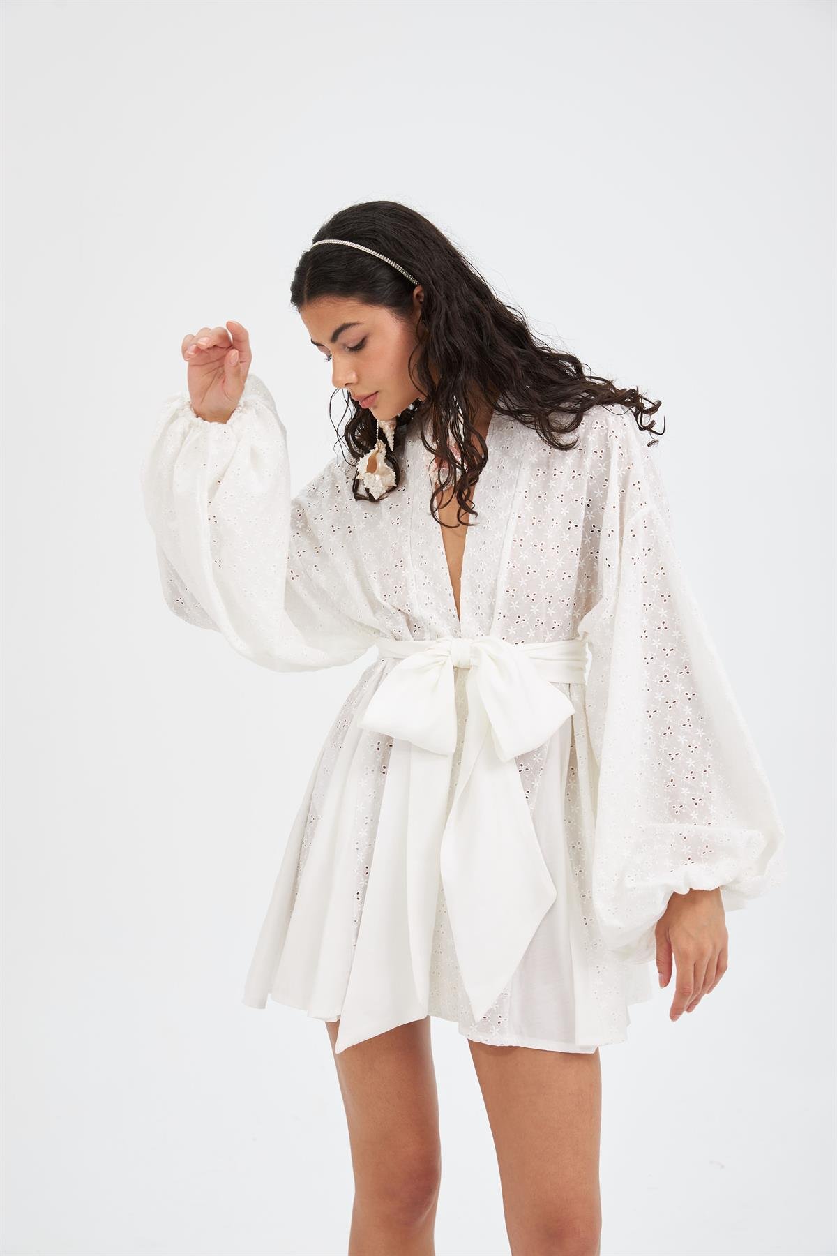 Bodhi Beyaz Balon Kollu Fistolu Mini Kimono