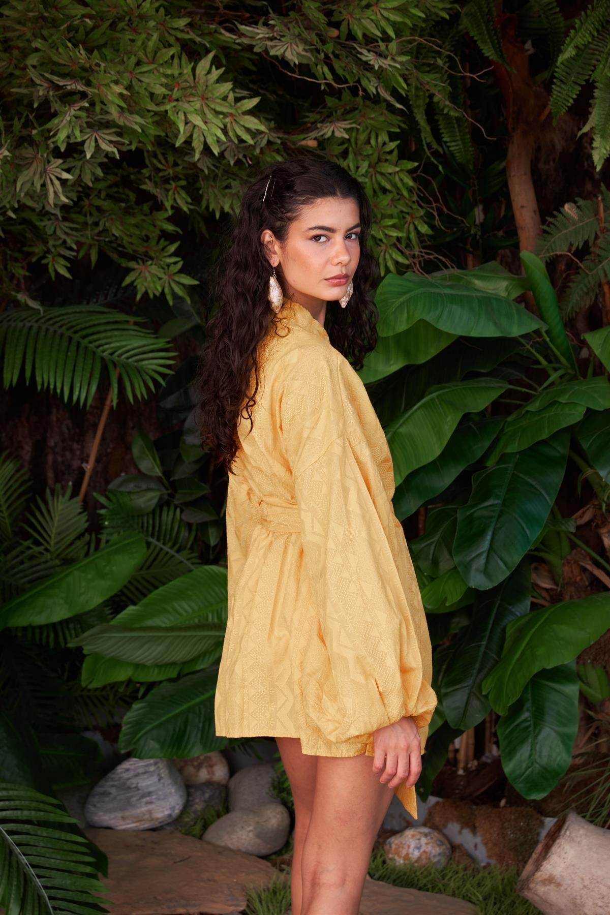 Bodhi Hardal Balon Kollu Nakışlı Mini Kimono