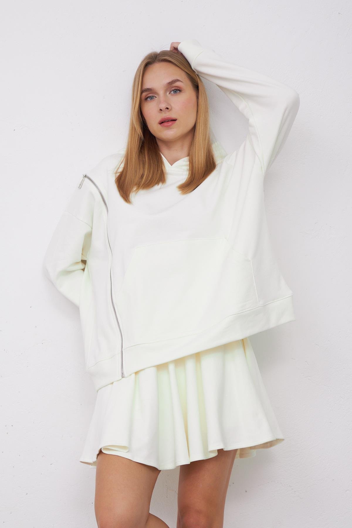 Saage Oversize Pamuklu Kapşonlu Fermuar Tasarım Sweatshirt ve Şort Etek Takım