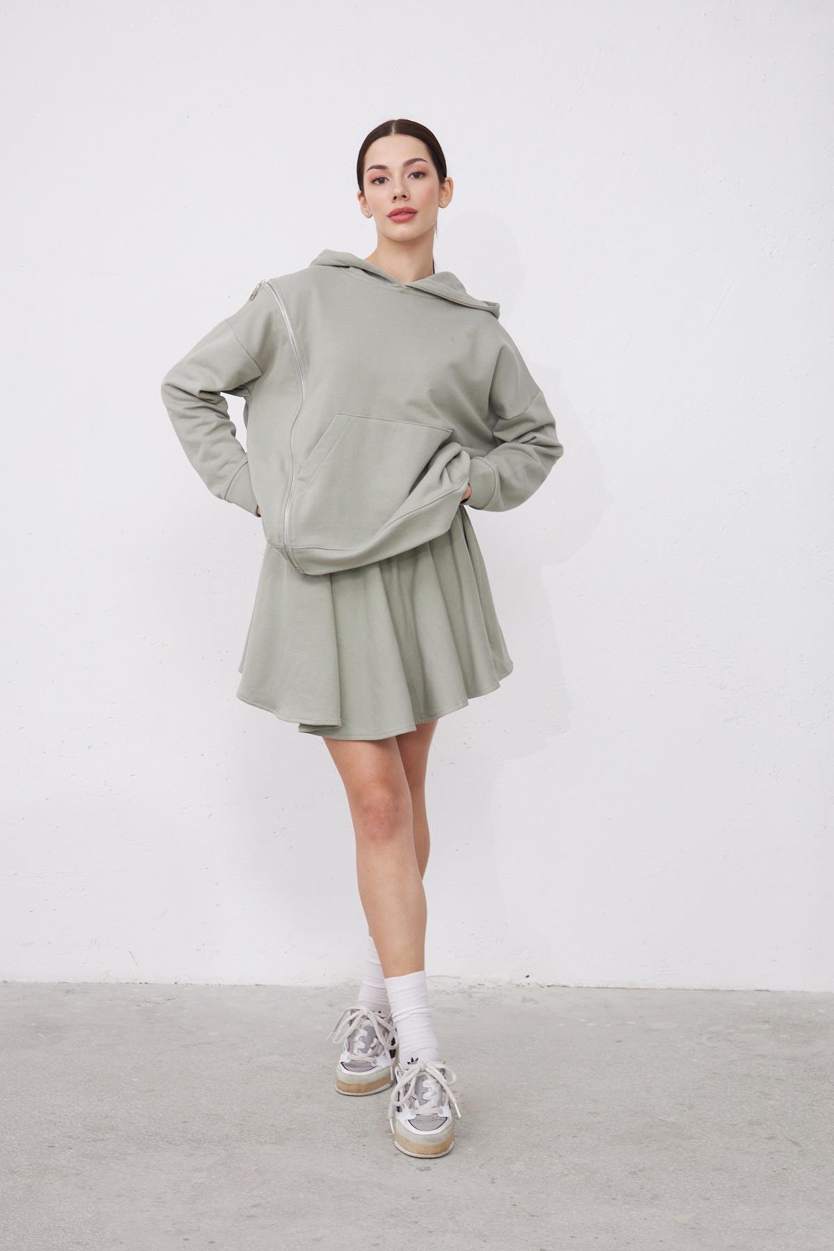 Saage Taş Rengi Oversize Pamuklu Kapşonlu Fermuar Tasarım Sweatshirt ve Şort Etek Takım