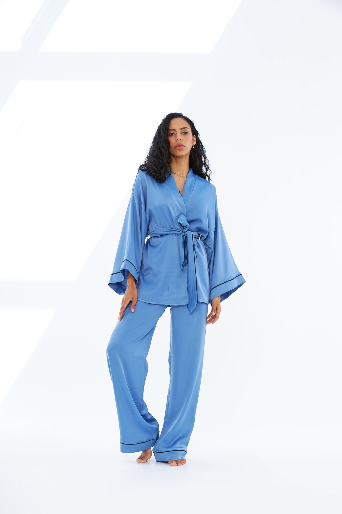 Violet Mavi İpek Saten Biyeli Pijama Takımı