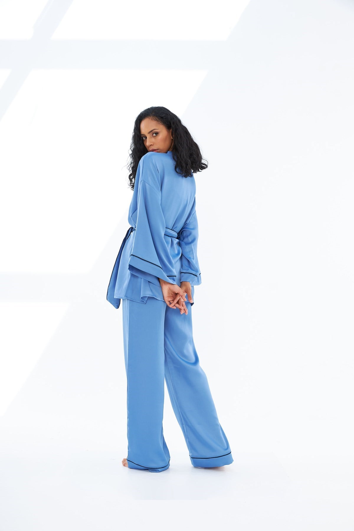 Violet Mavi İpek Saten Biyeli Pijama Takımı