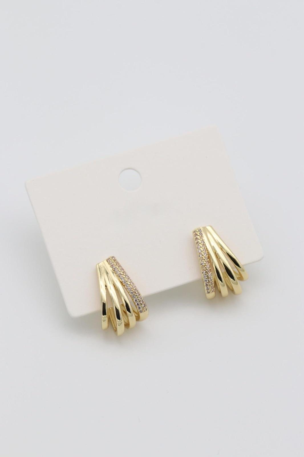 VİP SERİ ZİRKON TAŞ DETAY KIVRIM MODEL GOLD KÜPE