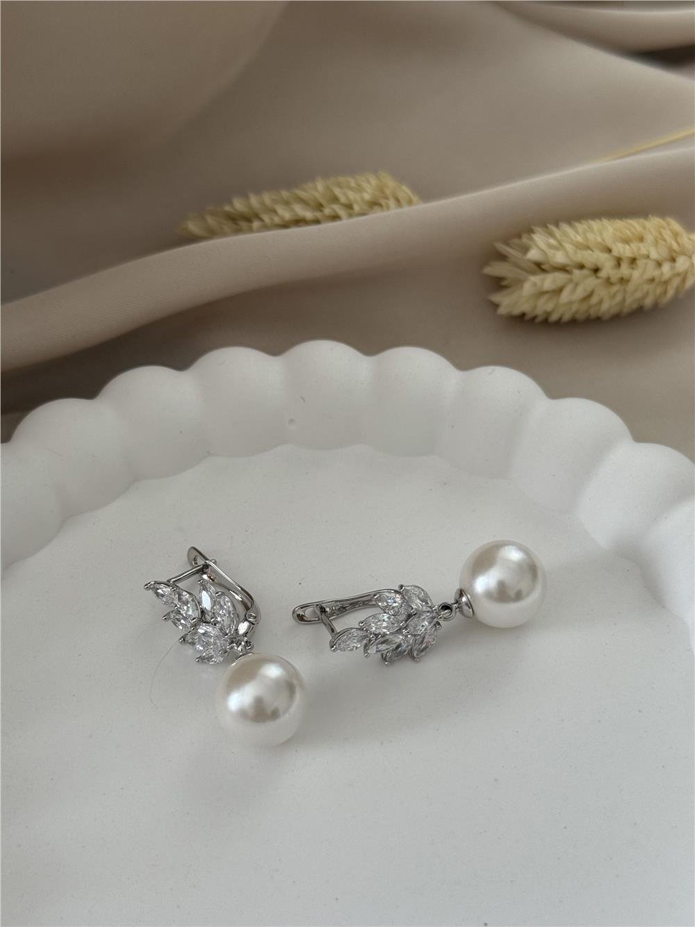 Damla Model Zirkon Taşlı İnci Küpe