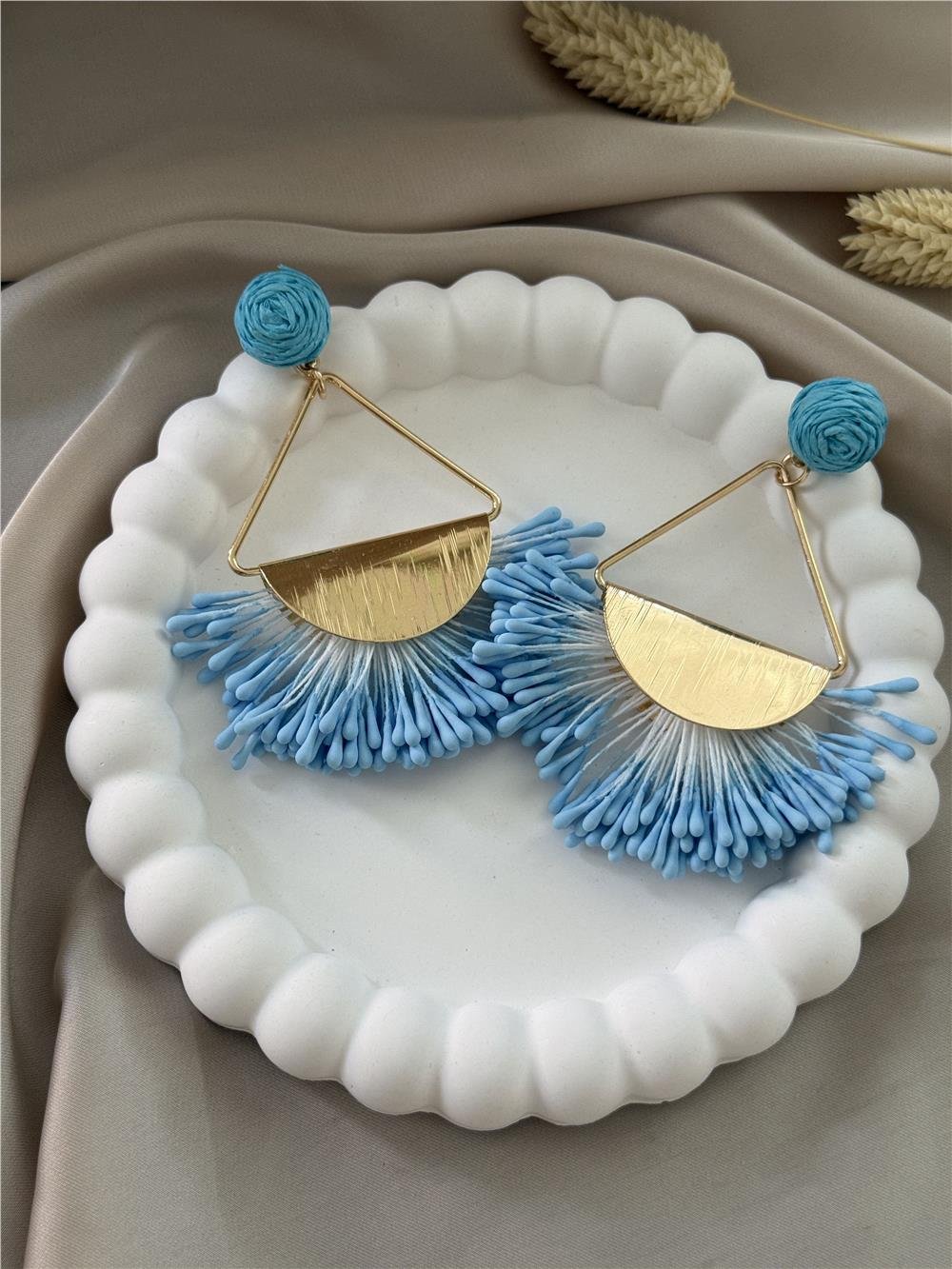 Gold Plaka Detaylı Hasır Küpe