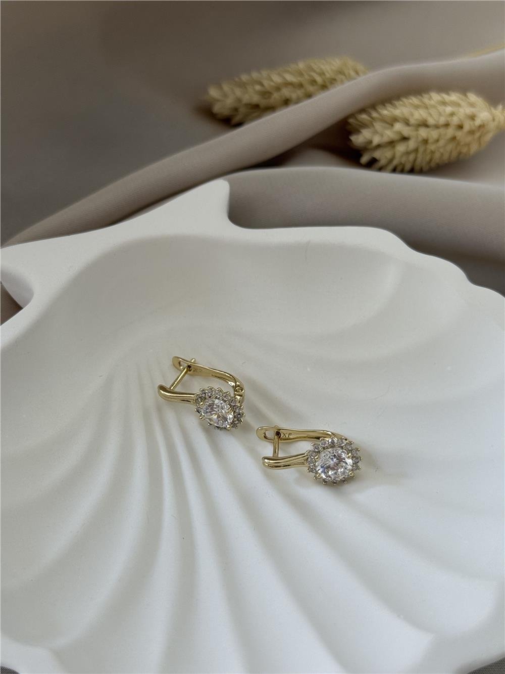 Özel Seri Ortası Taşlı Kenarları Minimal Taşlı Küpe