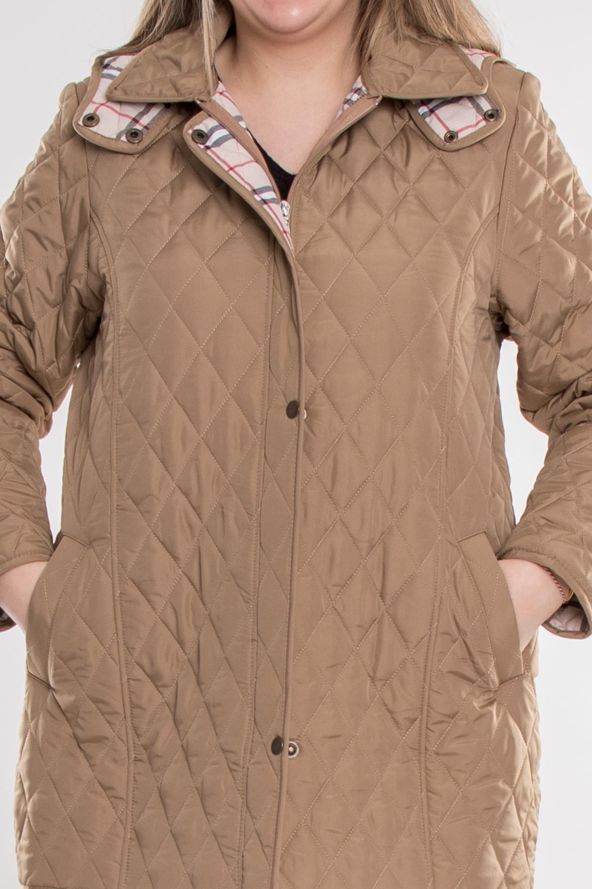 1004 Büyük Beden Kapitone Cep Fermuarlı Beli Bağcıklı Kapüşonlu Kadın Trençkot