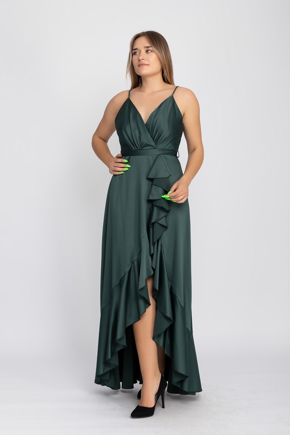 1026 Büyükbeden Saten Eteği Katkat Uzun Abiye Elbise