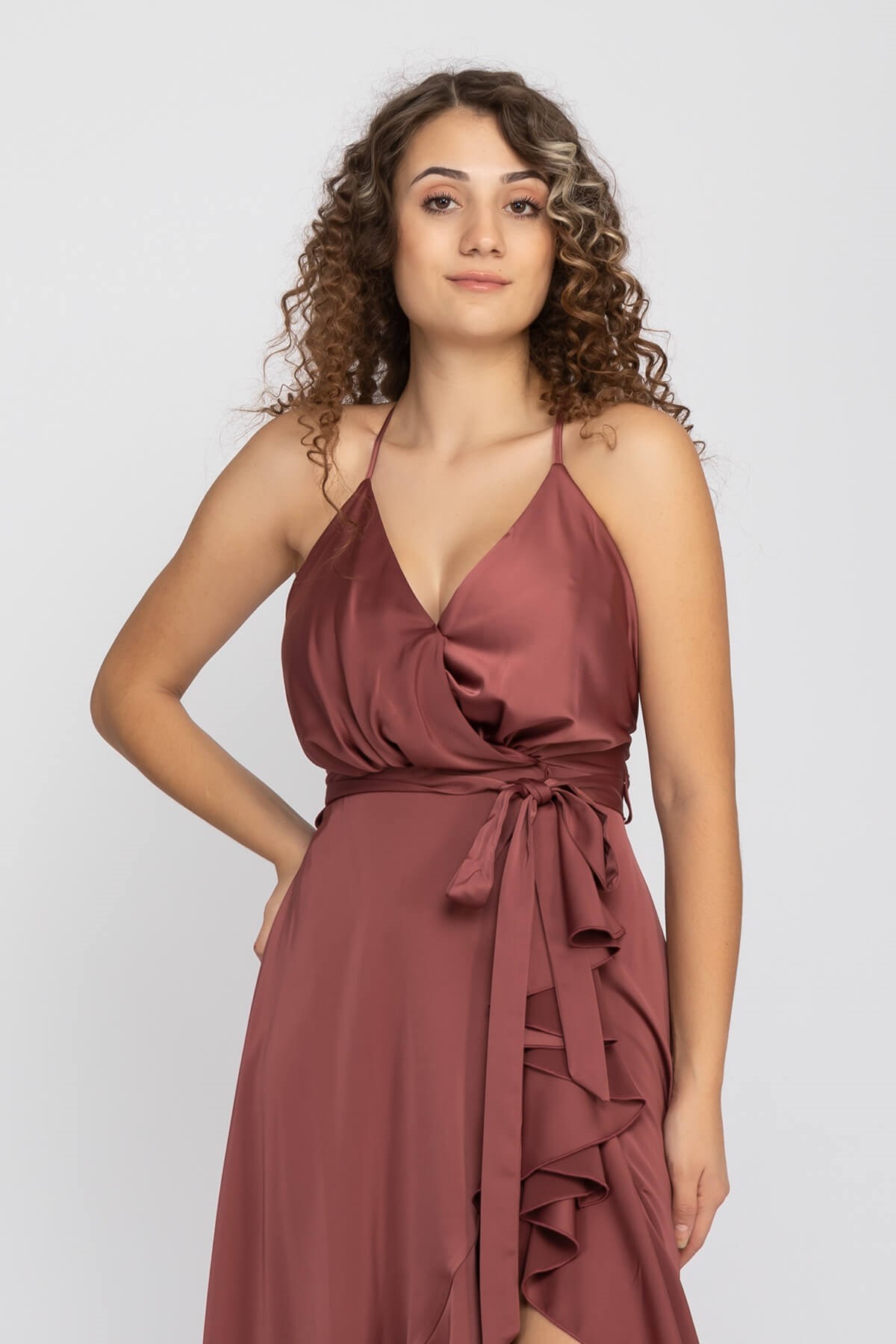 1026 KB Saten Eteği Katkat Uzun Elbise