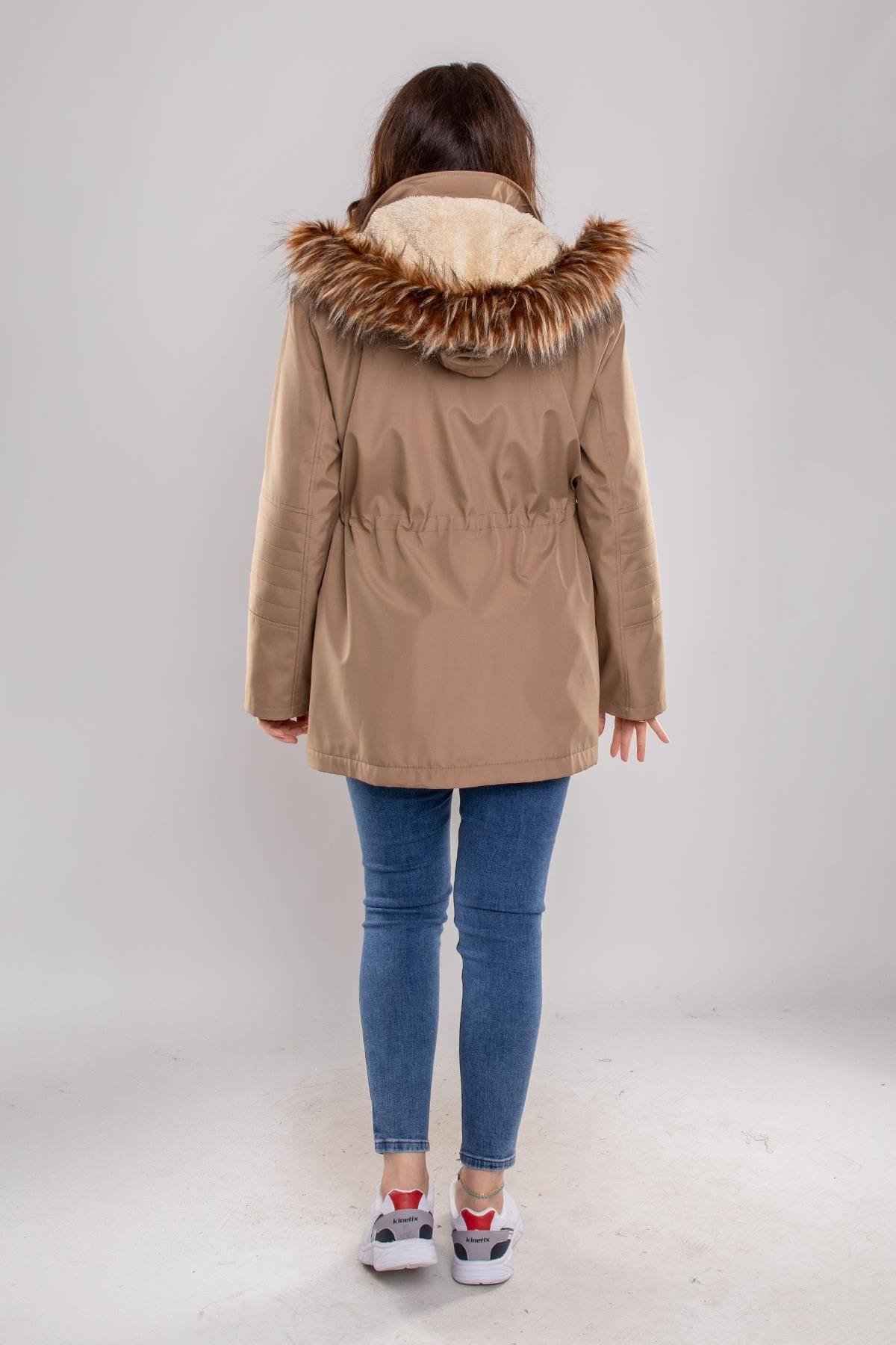 1027 Büyük Beden İçi Kürklü Kapüşonlu 4 Cep Beli Bağcıklı Kadın Kap