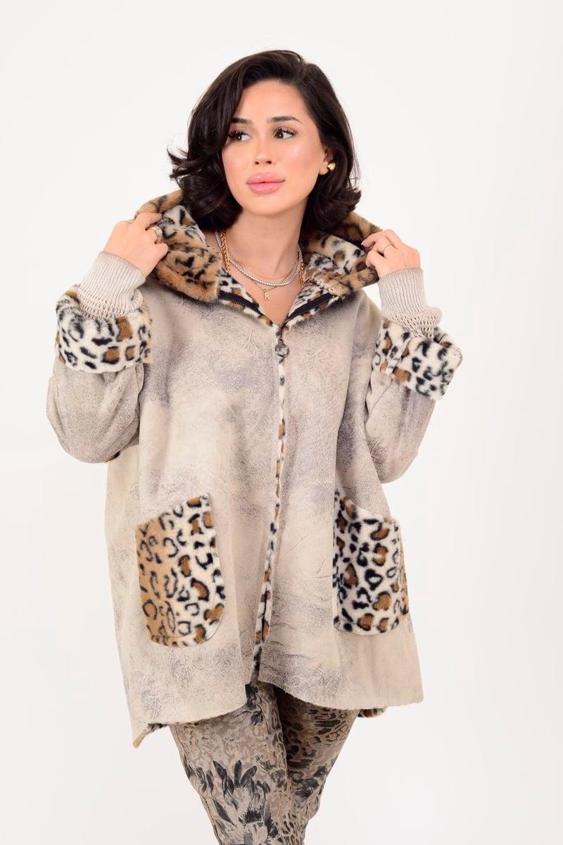 10299-10 Leopar Desen İçi Peluş Kürklü Kapüşonlu Kadın Keçe Kaban