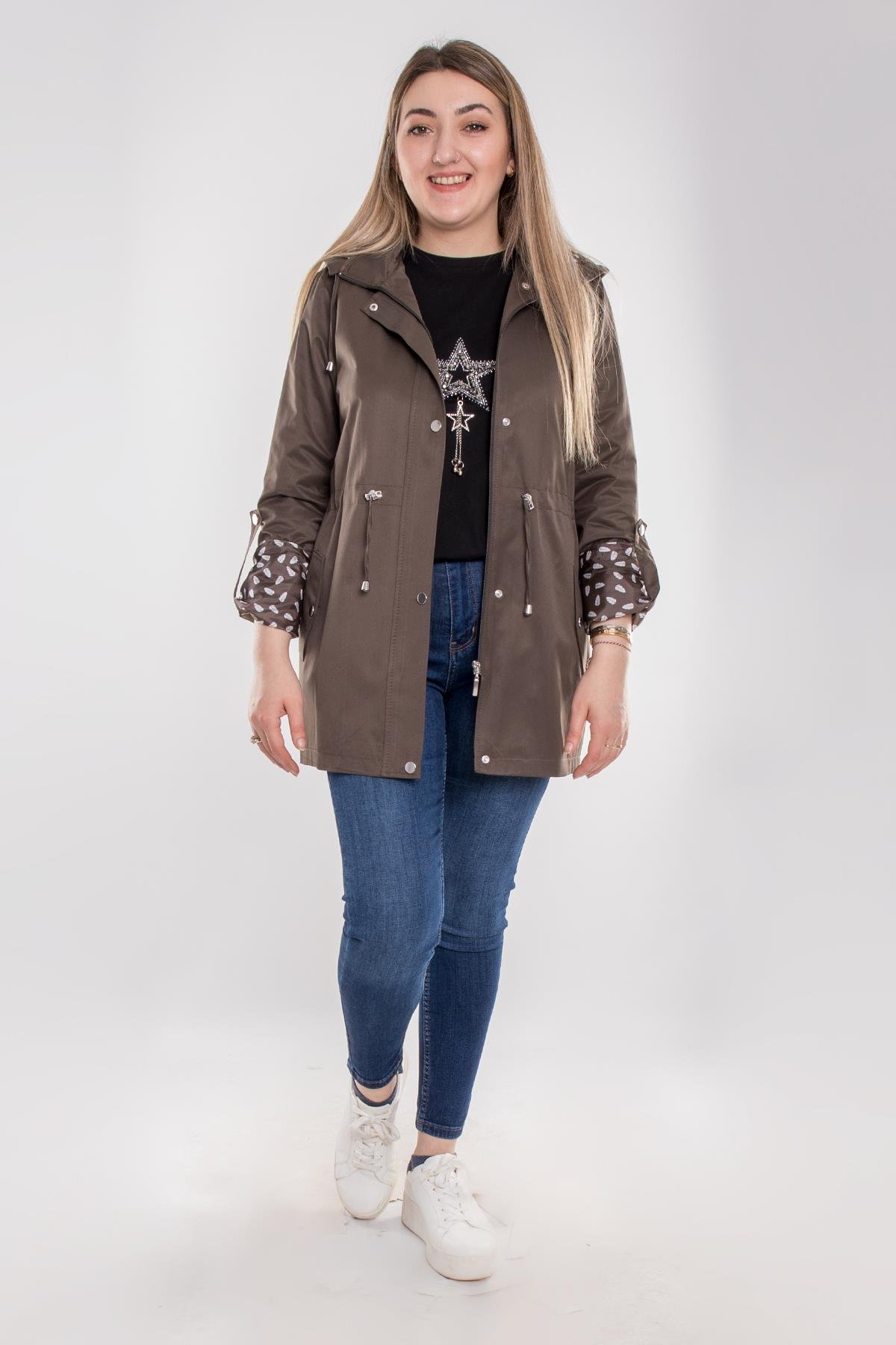 1037 Büyük Beden Cep Detay Kapüşonlu Beli Bağcıklı Kadın Trençkot