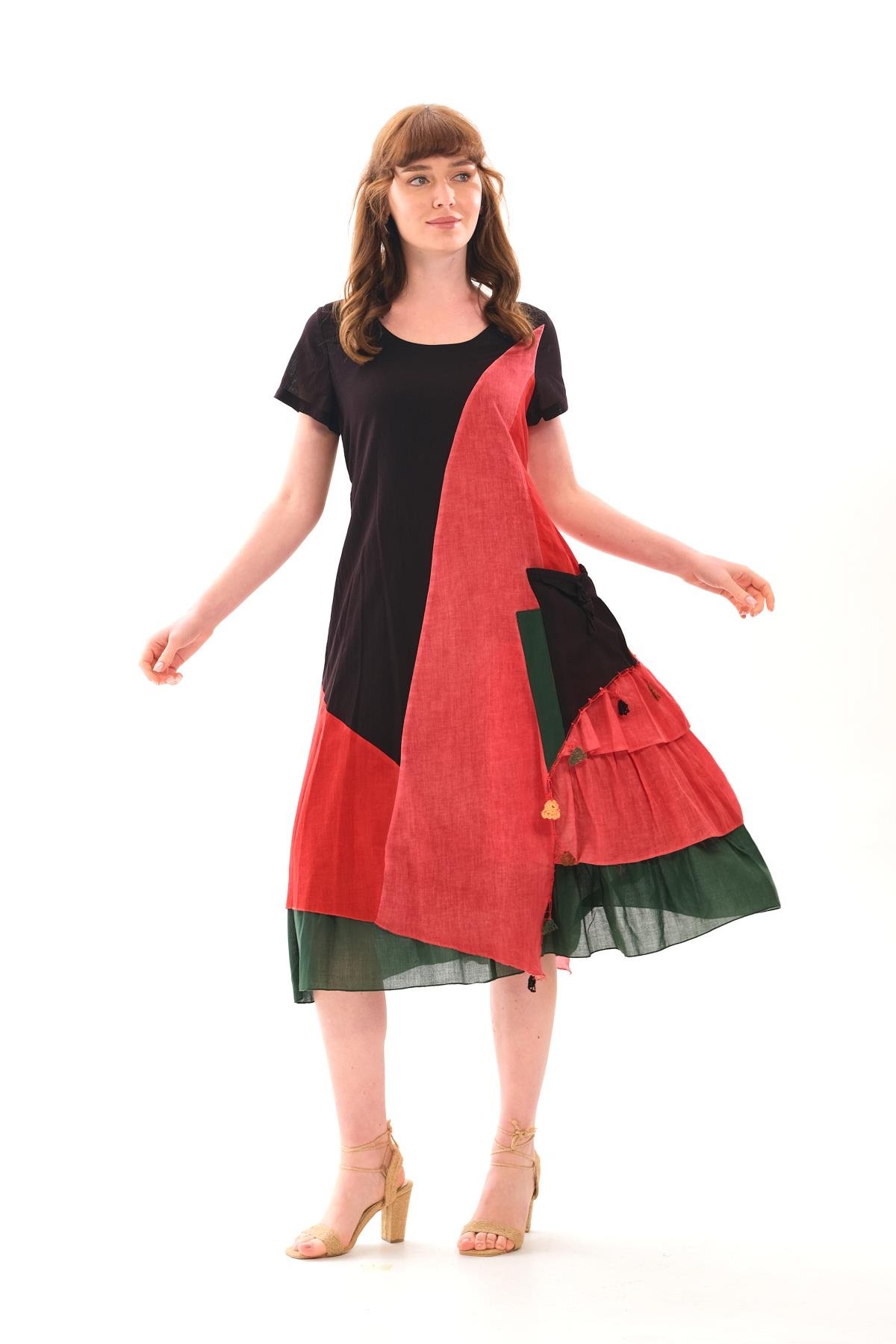 1040 Asimetrik Renkli Kısa Kol Otantik Elbise