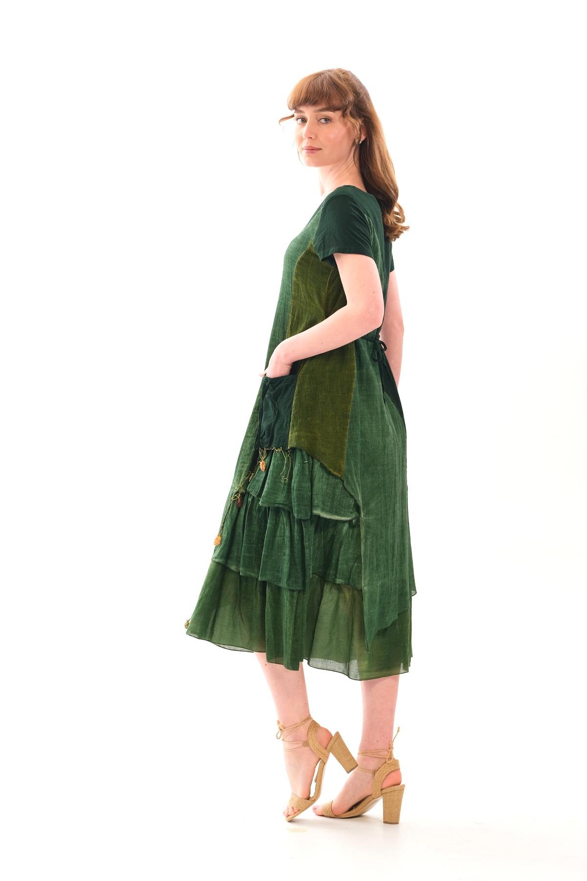 1040 Asimetrik Renkli Kısa Kol Otantik Elbise