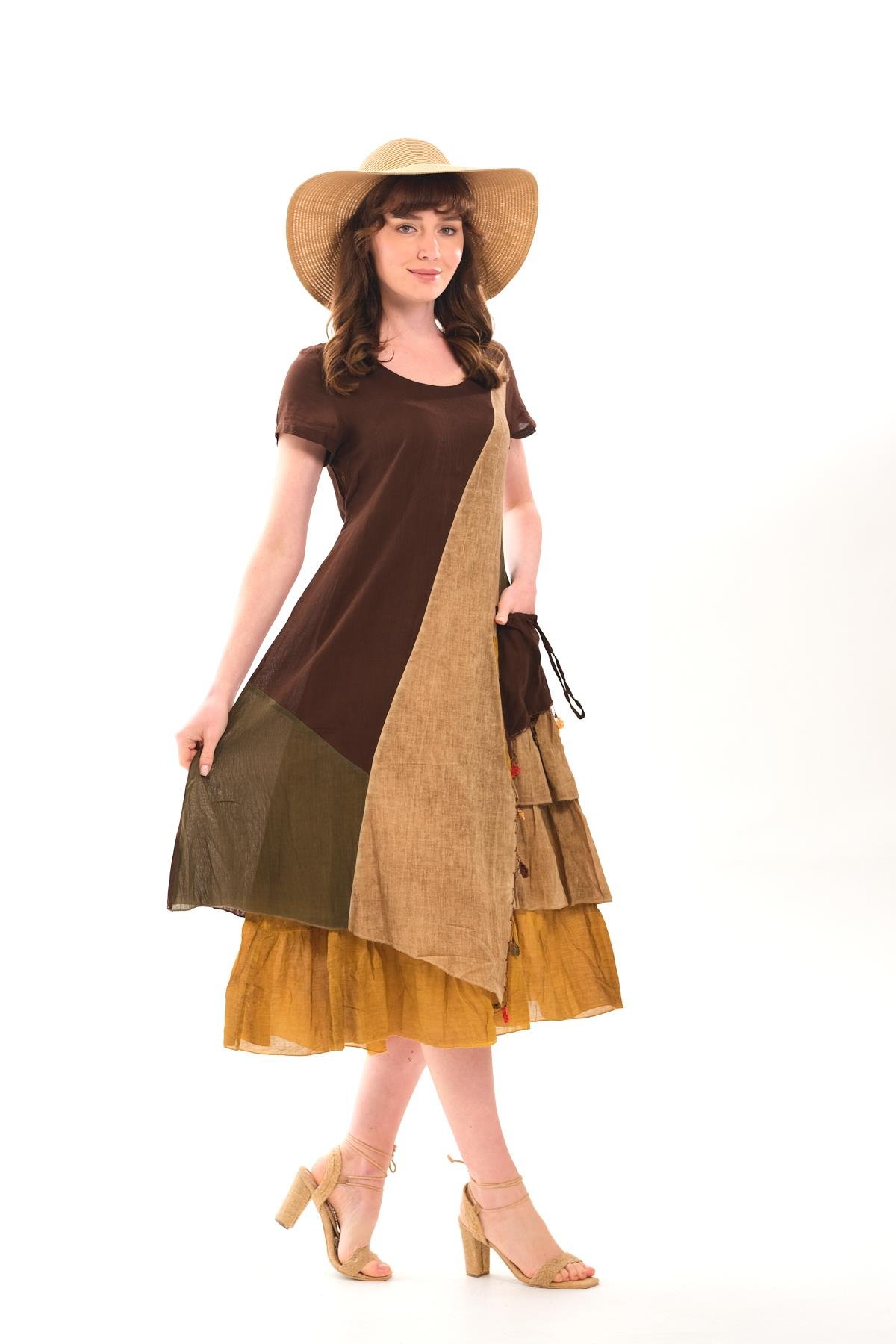 1040 Asimetrik Renkli Kısa Kol Otantik Elbise