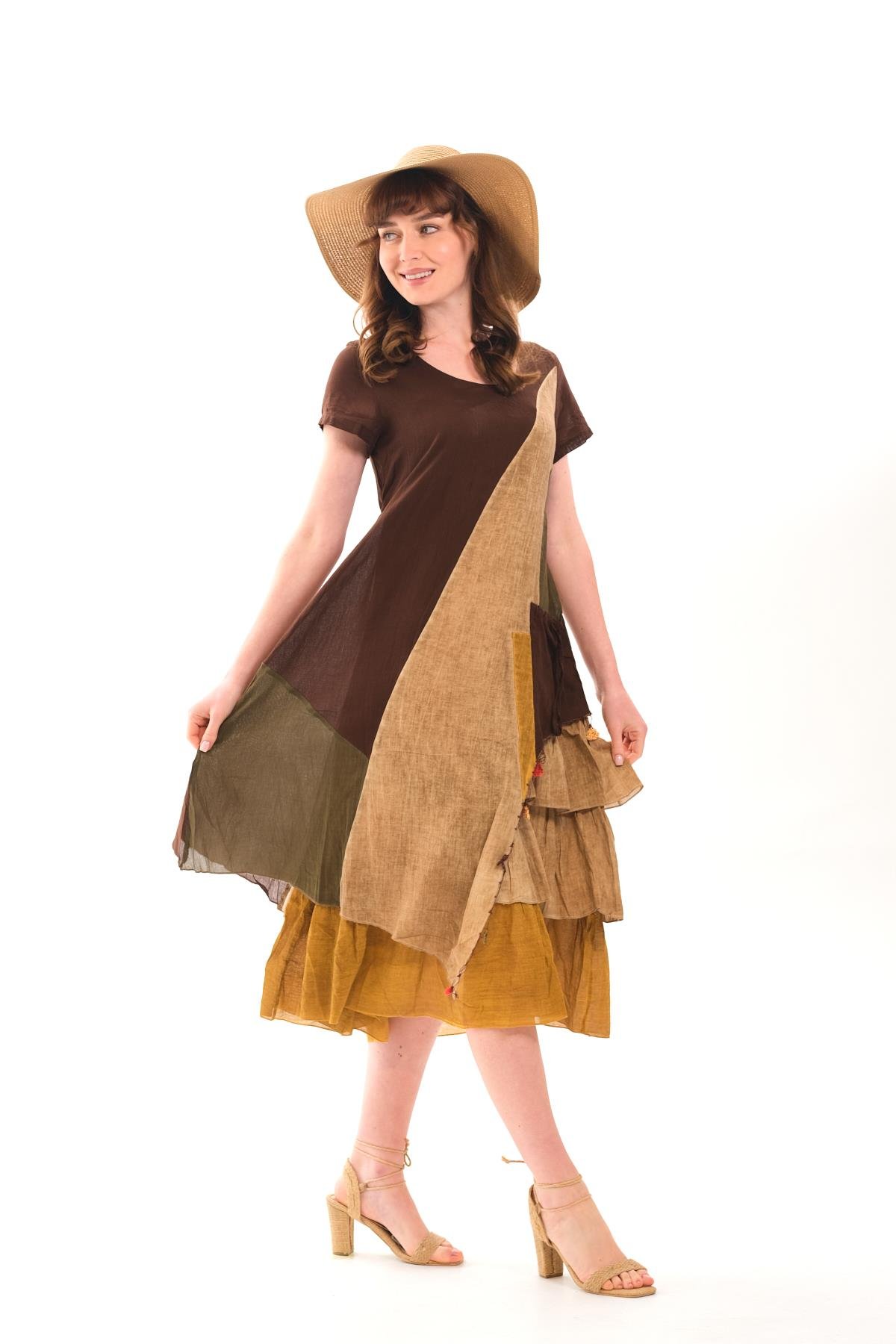 1040 Asimetrik Renkli Kısa Kol Otantik Elbise