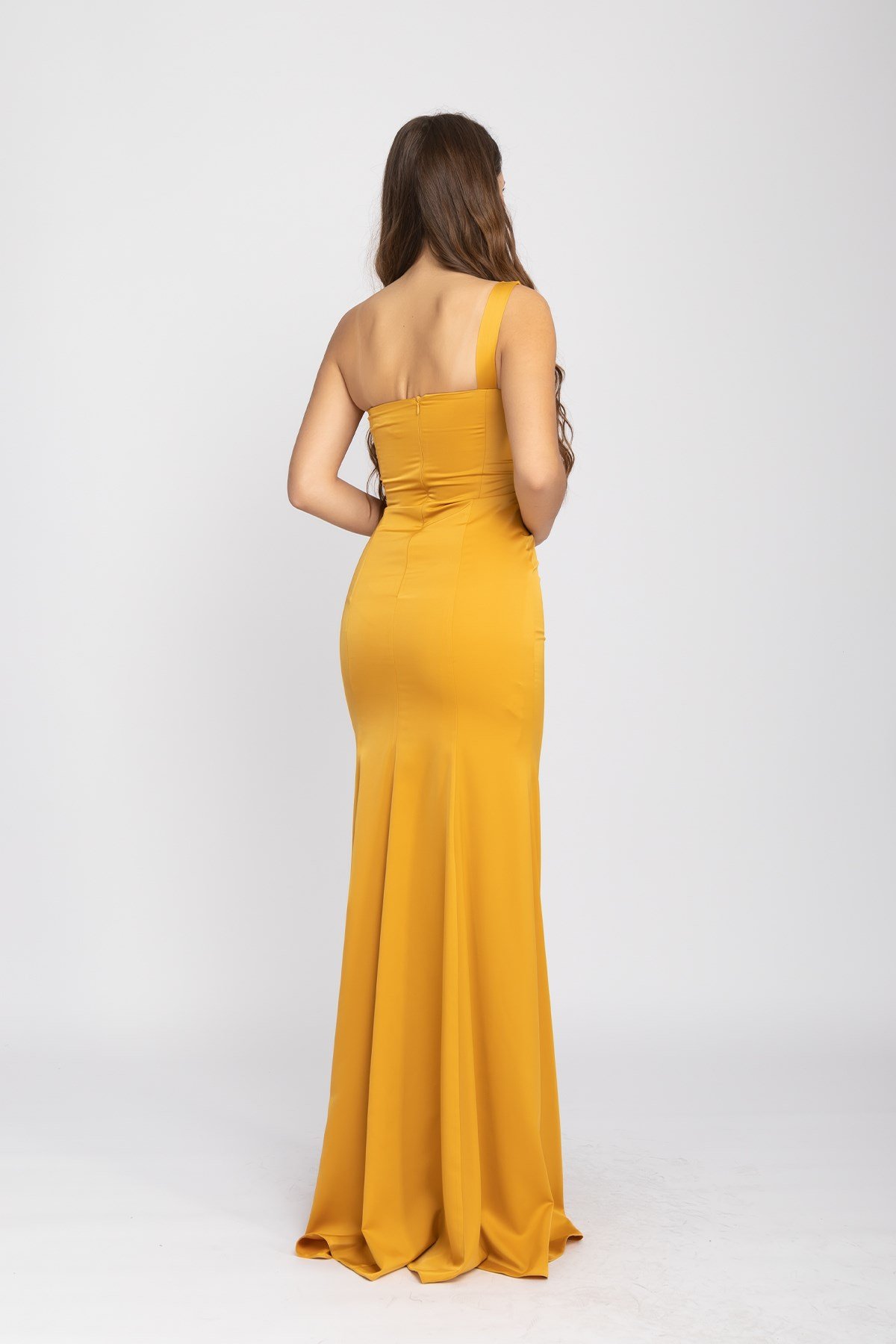 1044 Tek Omuz Şal Detay Uzun Saten Elbise