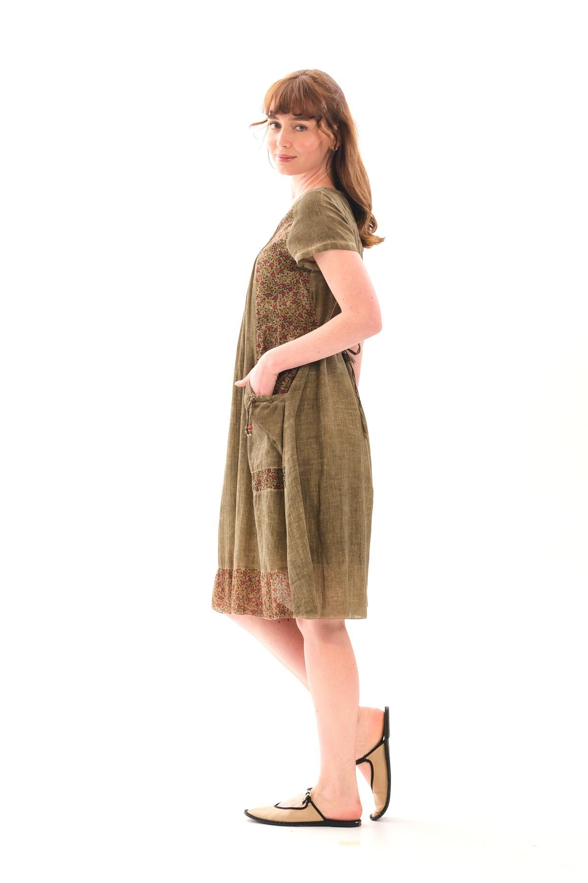 1047 Kısa Kol Cepli Yaka Büzgülü Pamuk Otantik Elbise