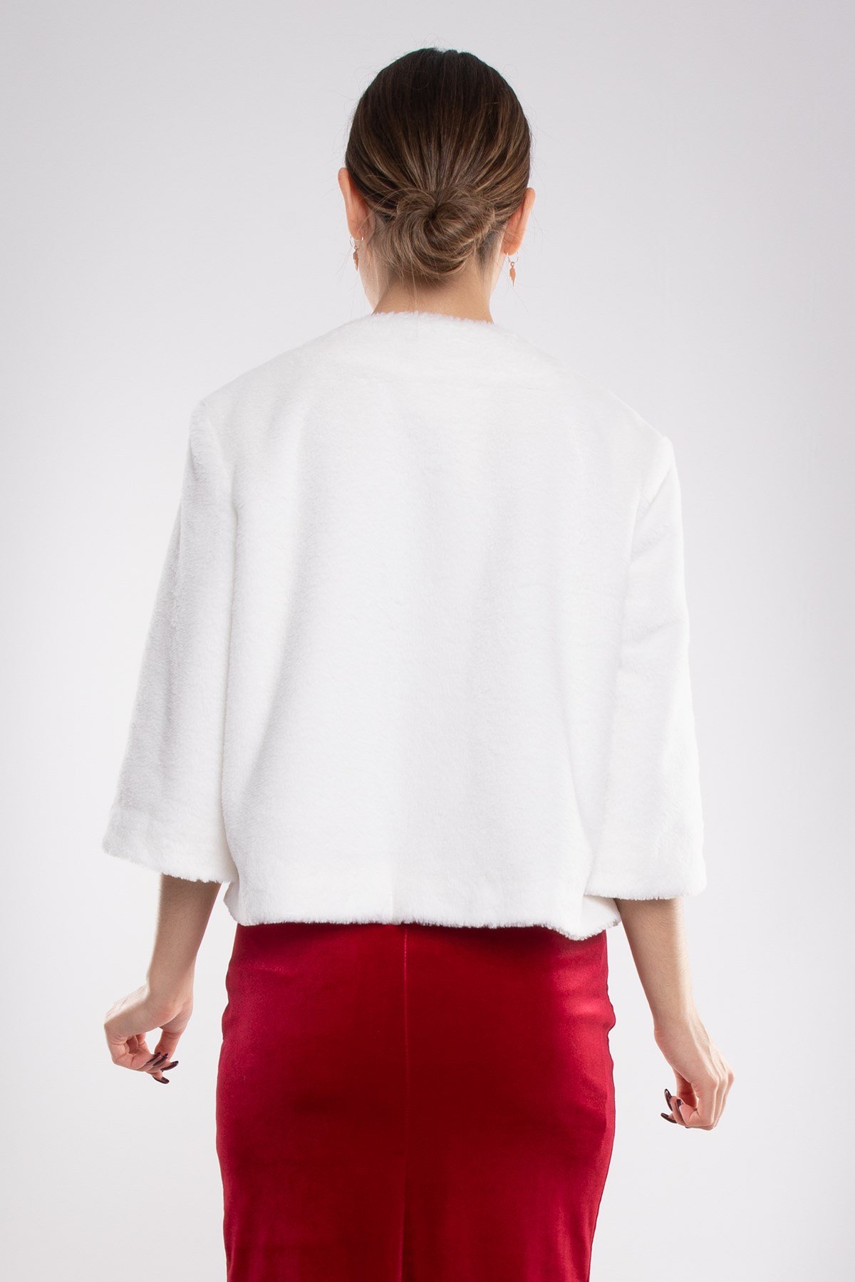 1055 Büyük Beden Broşlu Kürklü Kısa Ceket