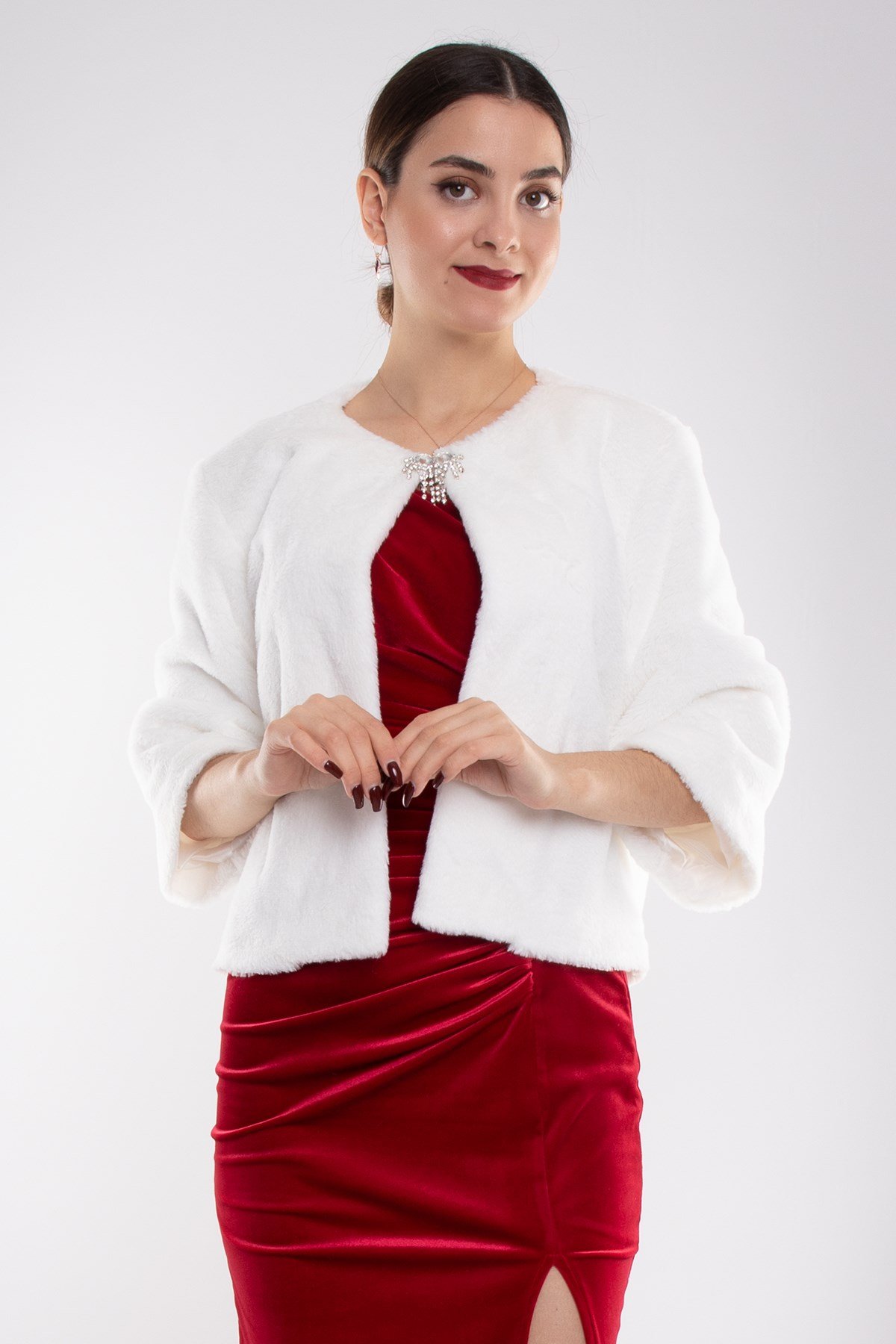 1055 Büyük Beden Broşlu Kürklü Kısa Ceket