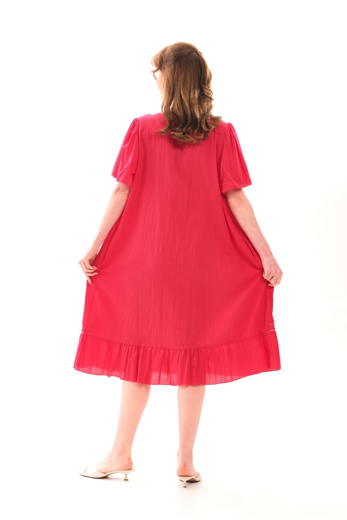 1058 Büyük Beden Ön İpli Yaka Etek Nakışlı Kısa Kol Otantik Elbise