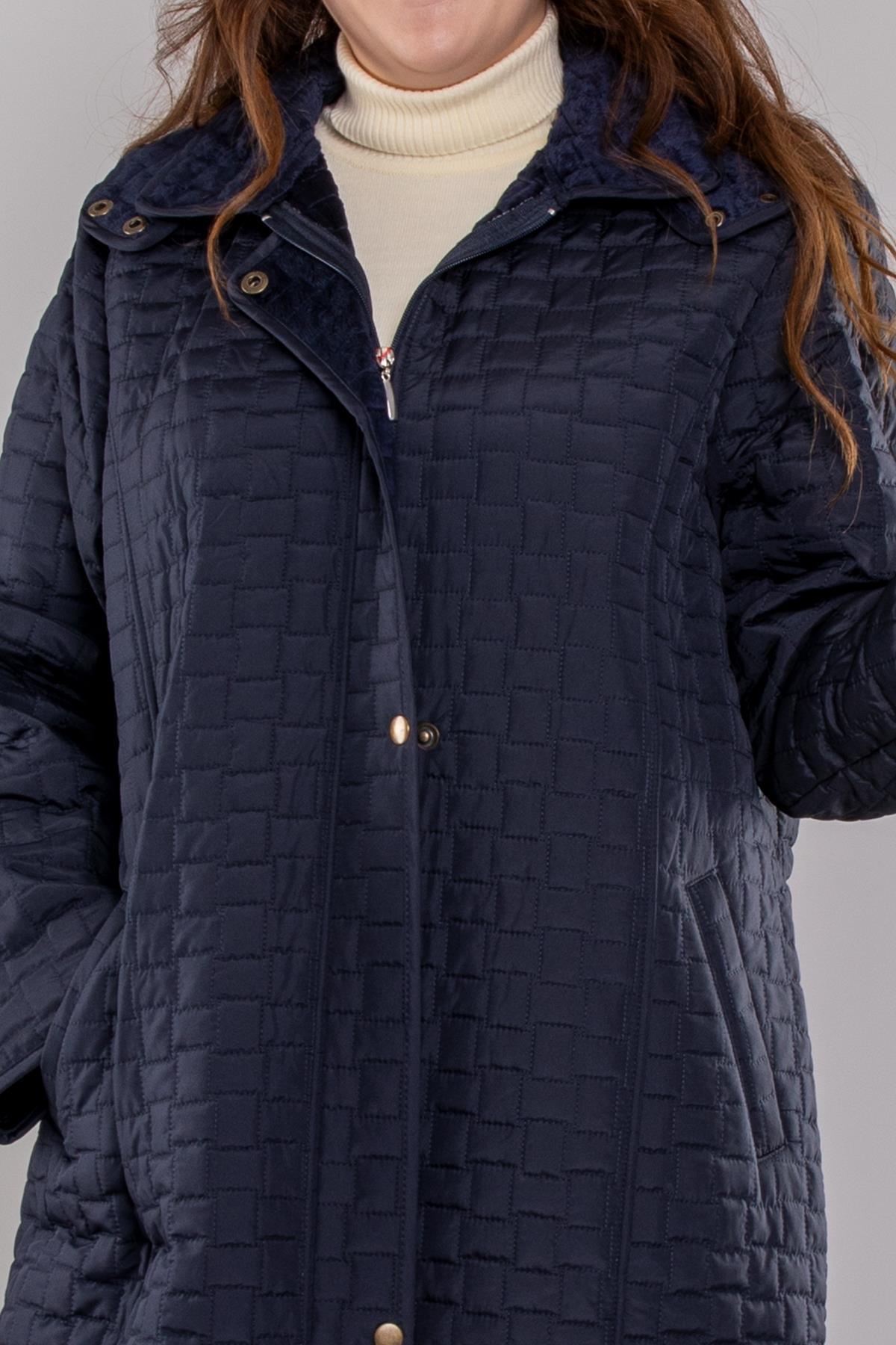 1062-1 Battal İçi Taytüyü Kapitone Kapüşonlu Kadın Mont