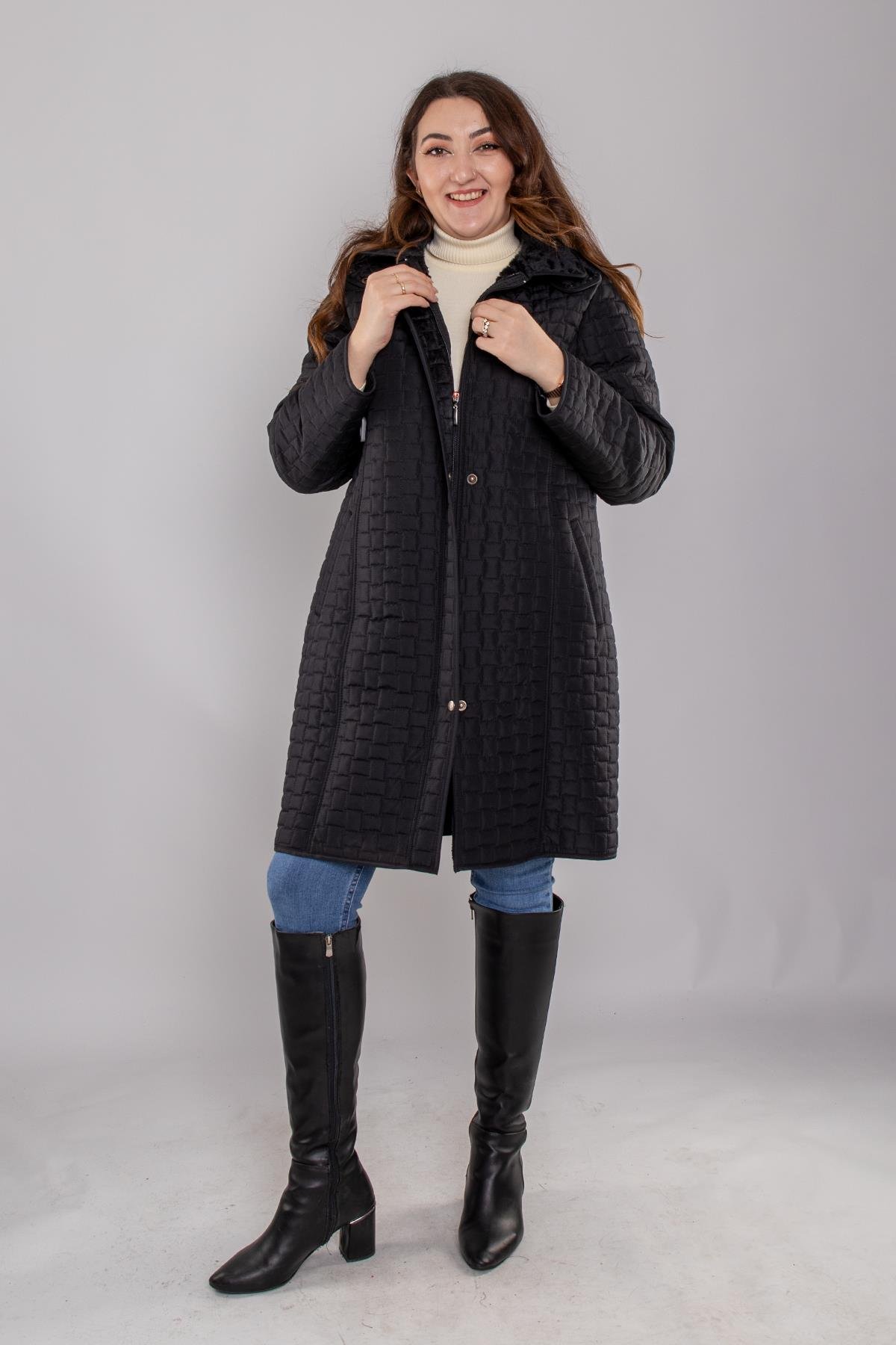 1062-1 Battal İçi Taytüyü Kapitone Kapüşonlu Kadın Mont