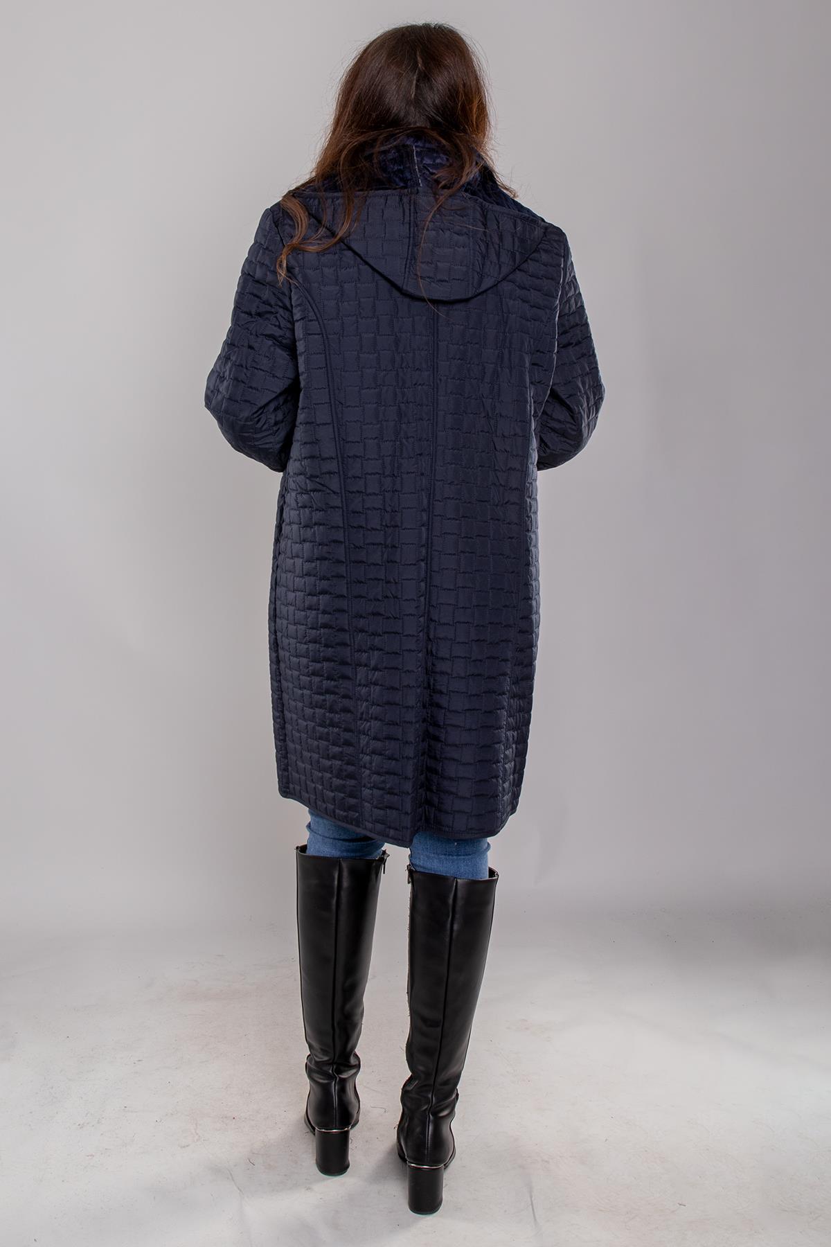 1062-1 Battal İçi Taytüyü Kapitone Kapüşonlu Kadın Mont