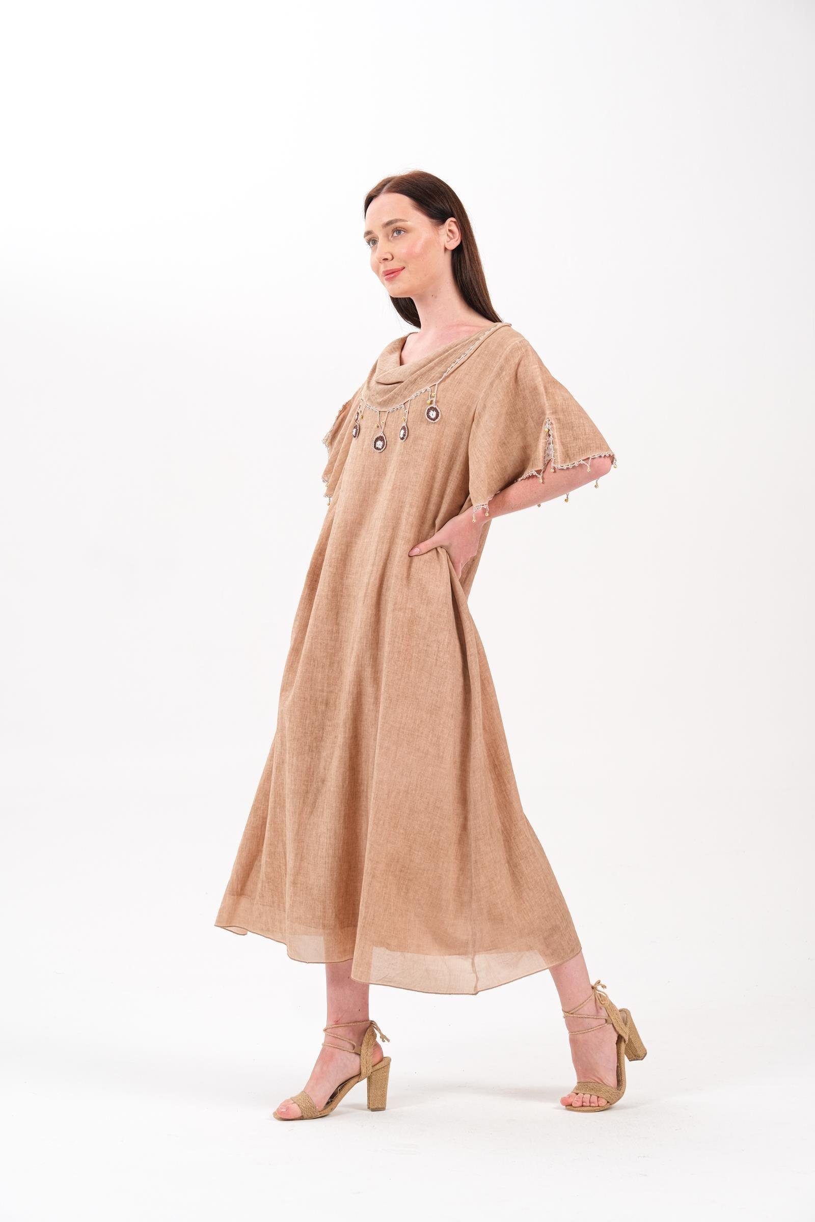 118 Büyük Beden Oya İşlemeli Degaje Yaka Pamuk Otantik Elbise